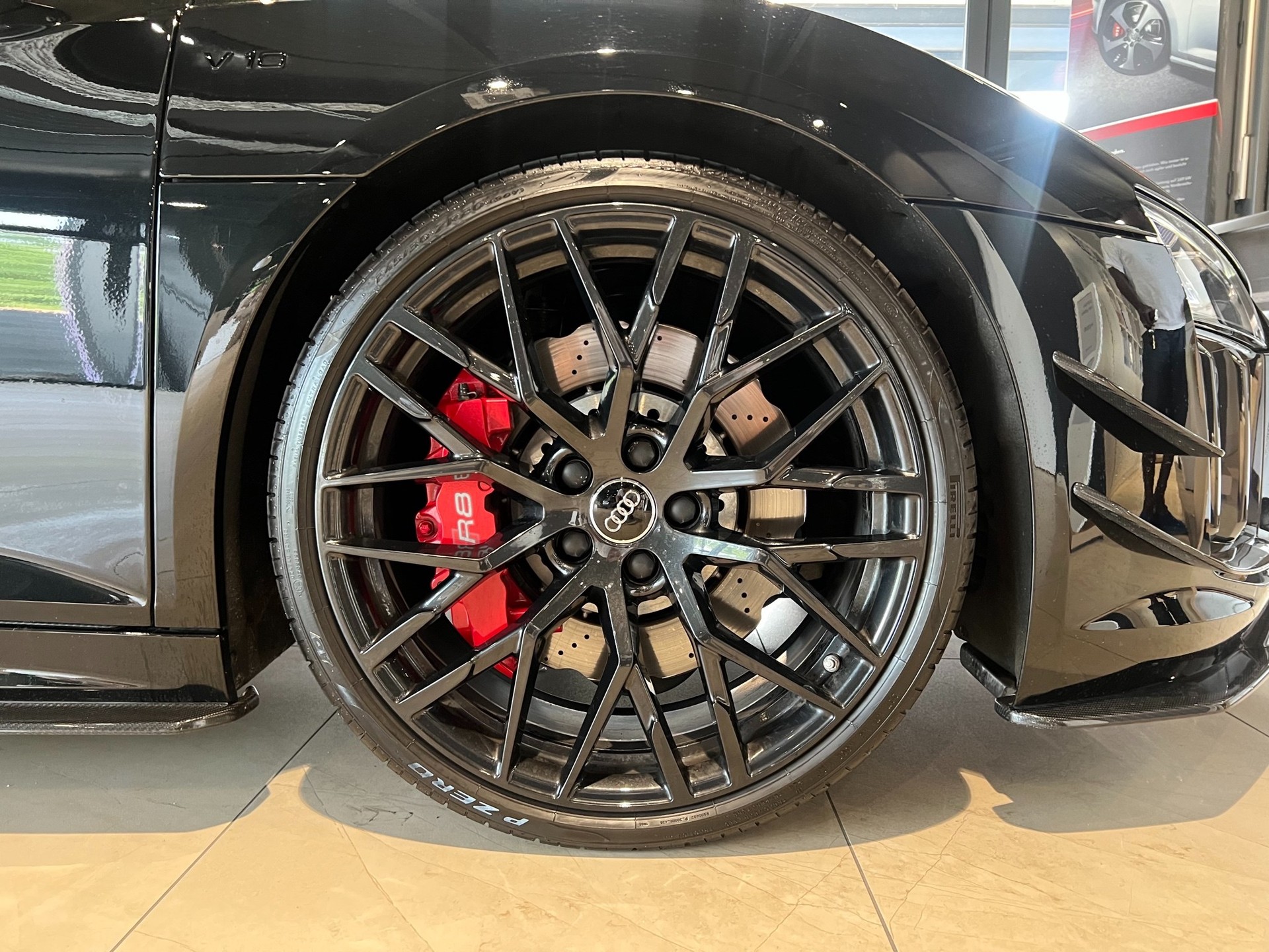 AUDI R8 Coupé 5.2 S-Tronic-image-13