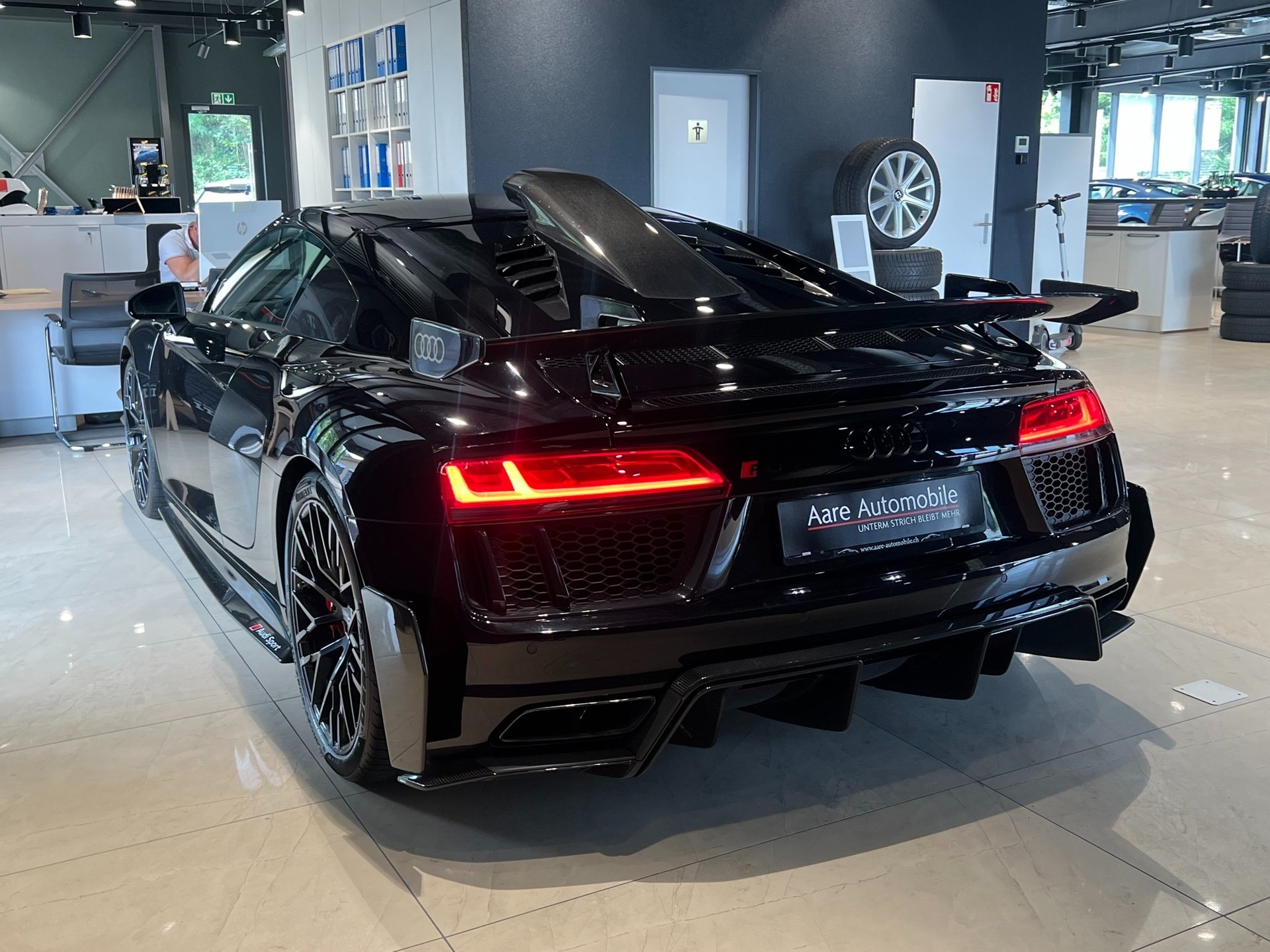 AUDI R8 Coupé 5.2 S-Tronic-image-5