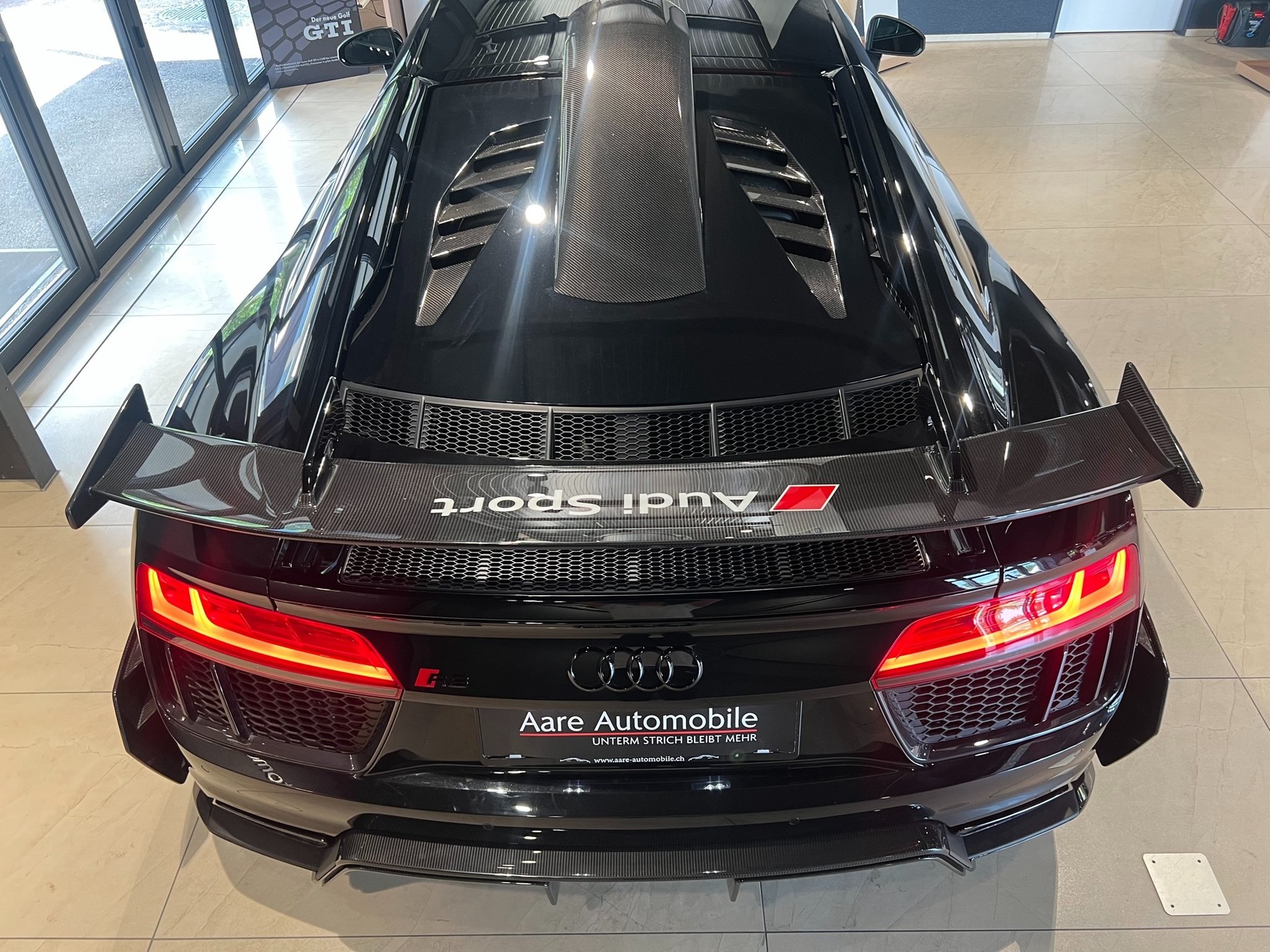 AUDI R8 Coupé 5.2 S-Tronic-image-7