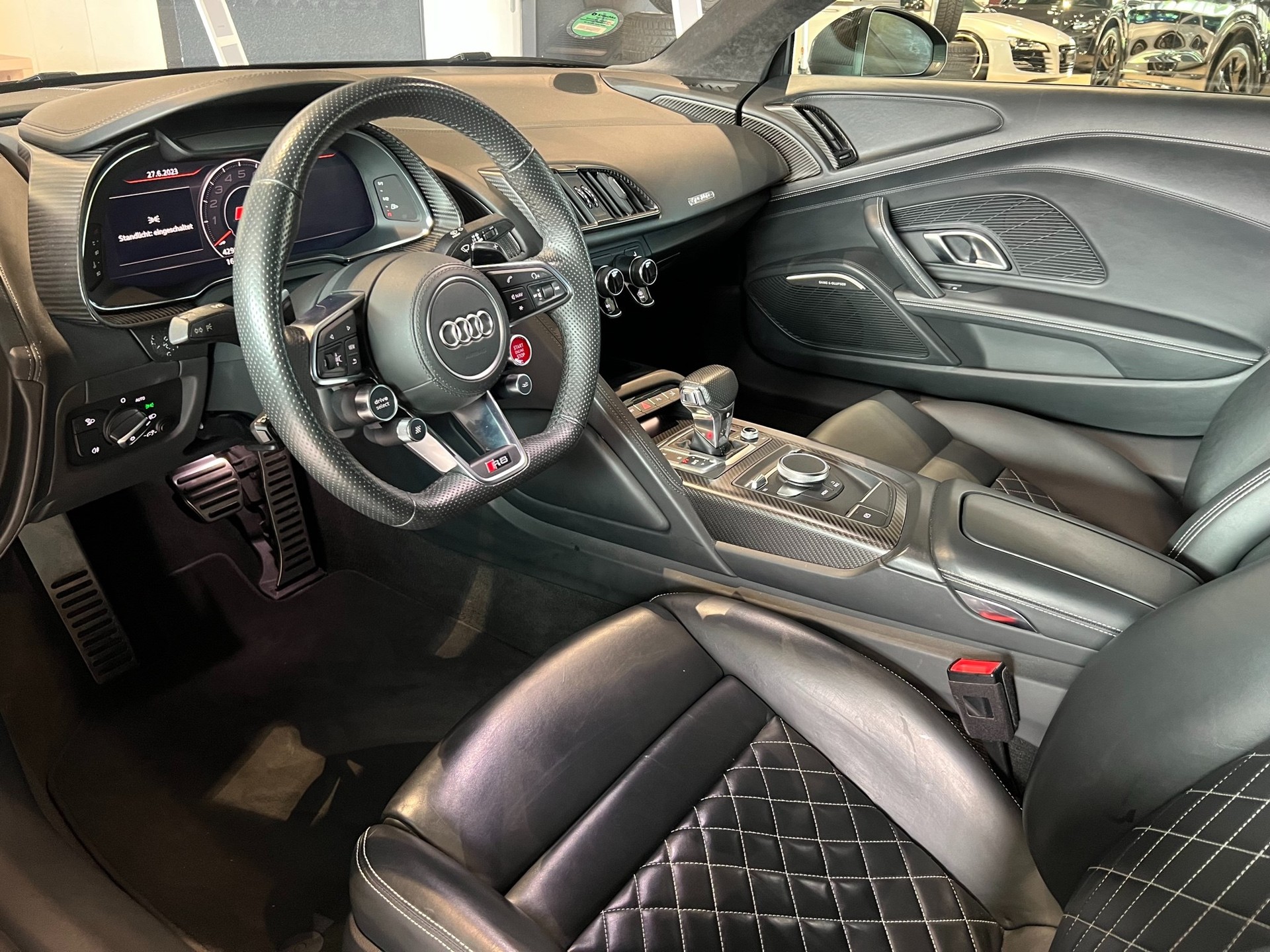 AUDI R8 Coupé 5.2 S-Tronic-image-15