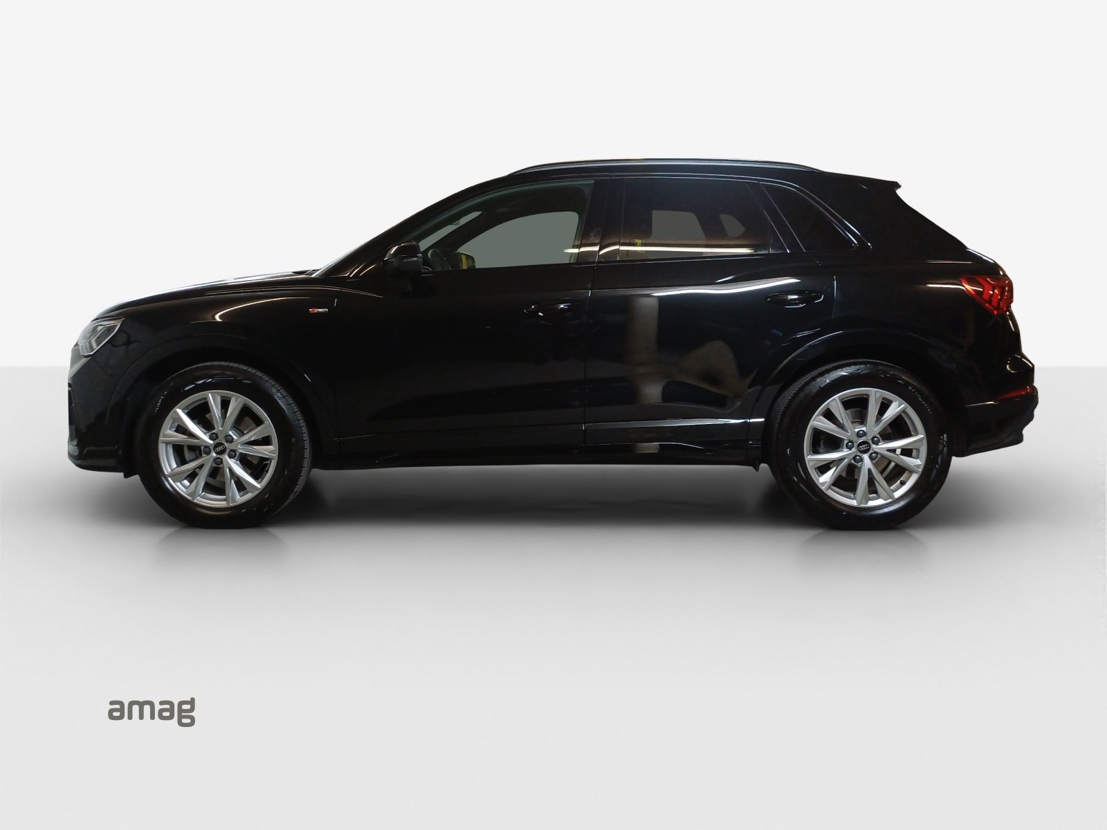 AUDI Q3 35 TFSI S line S-tronic-showroom-element-1