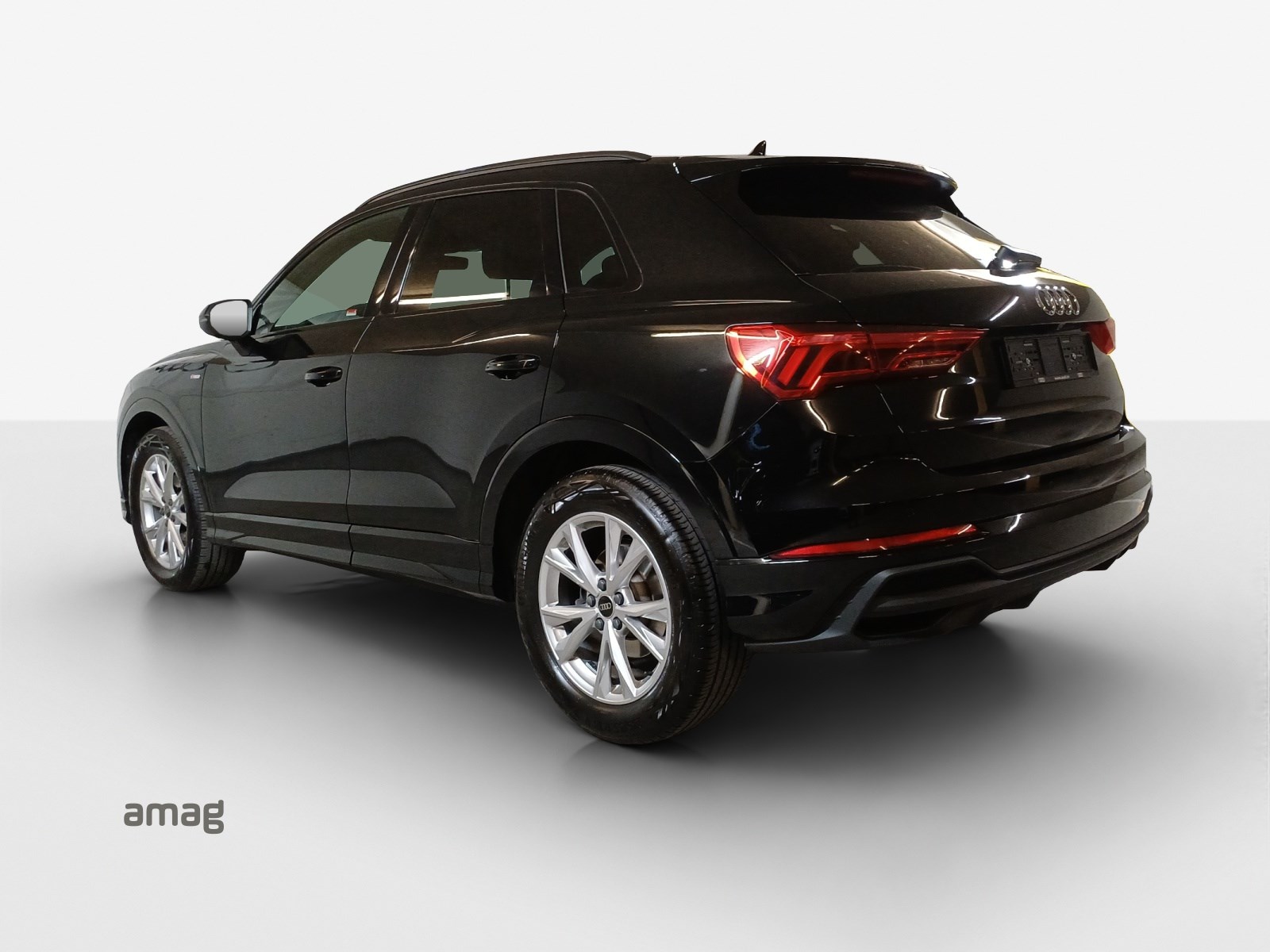 AUDI Q3 35 TFSI S line S-tronic-showroom-element-2
