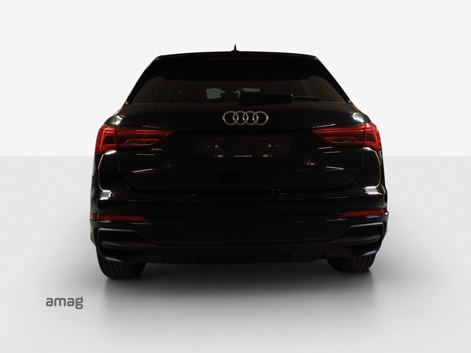 AUDI Q3 35 TFSI S line S-tronic-showroom-element-3