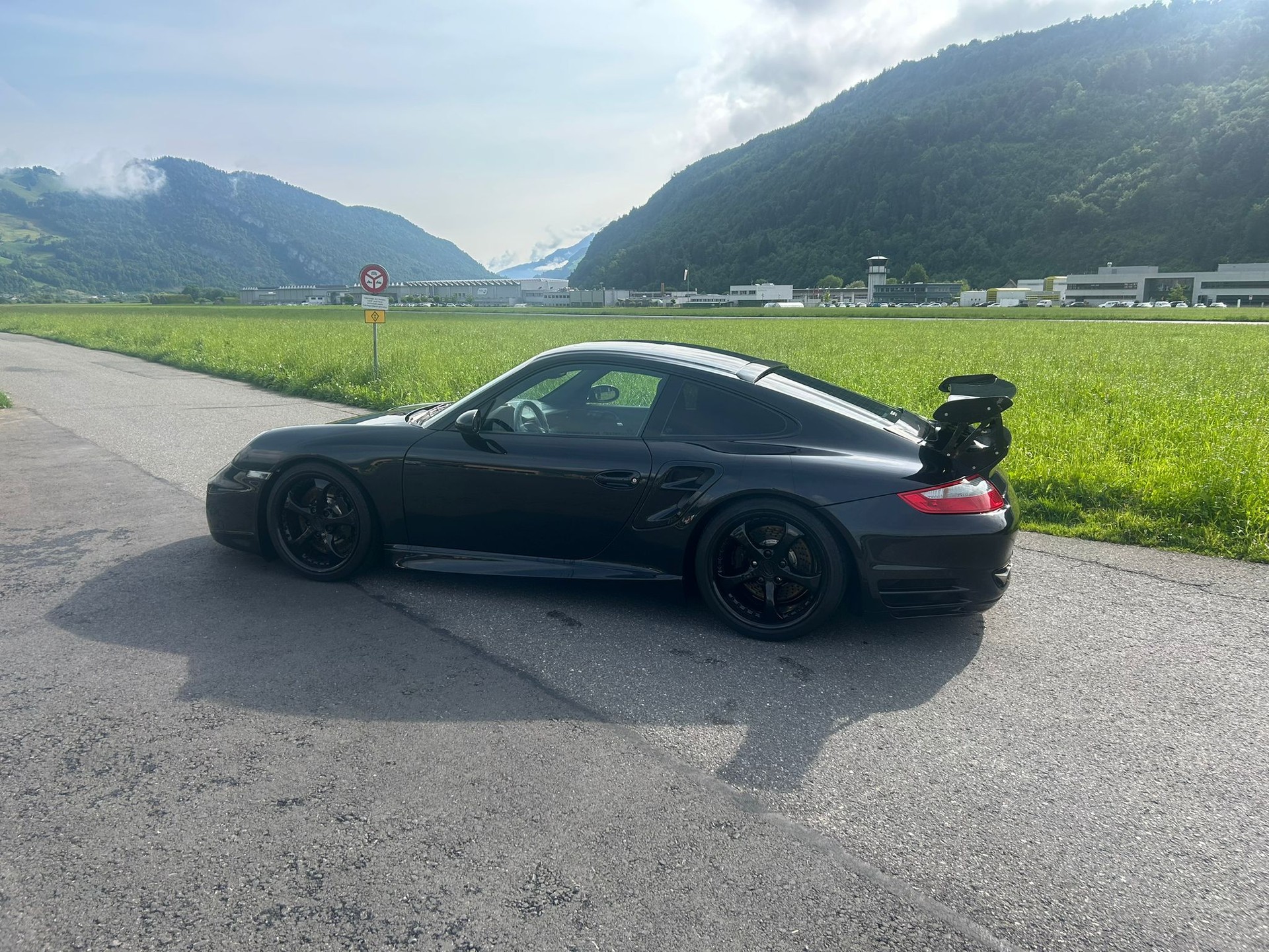 PORSCHE Turbo 9ff / 997-showroom-element-2
