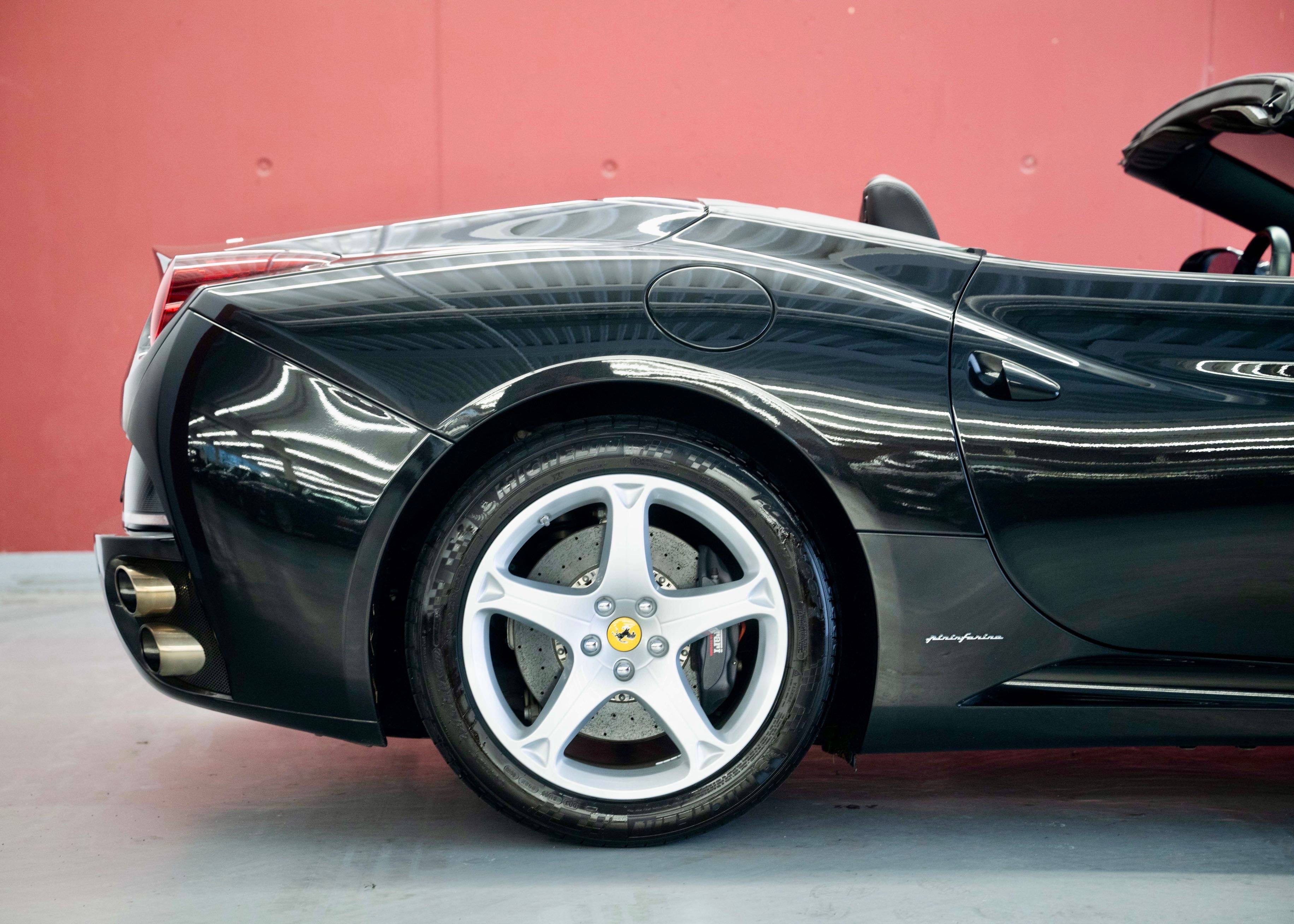 Image FERRARI CALIFORNIA California 4.3 V8 (2nd hand, Swiss model, 100% original, full Ferrari service history)