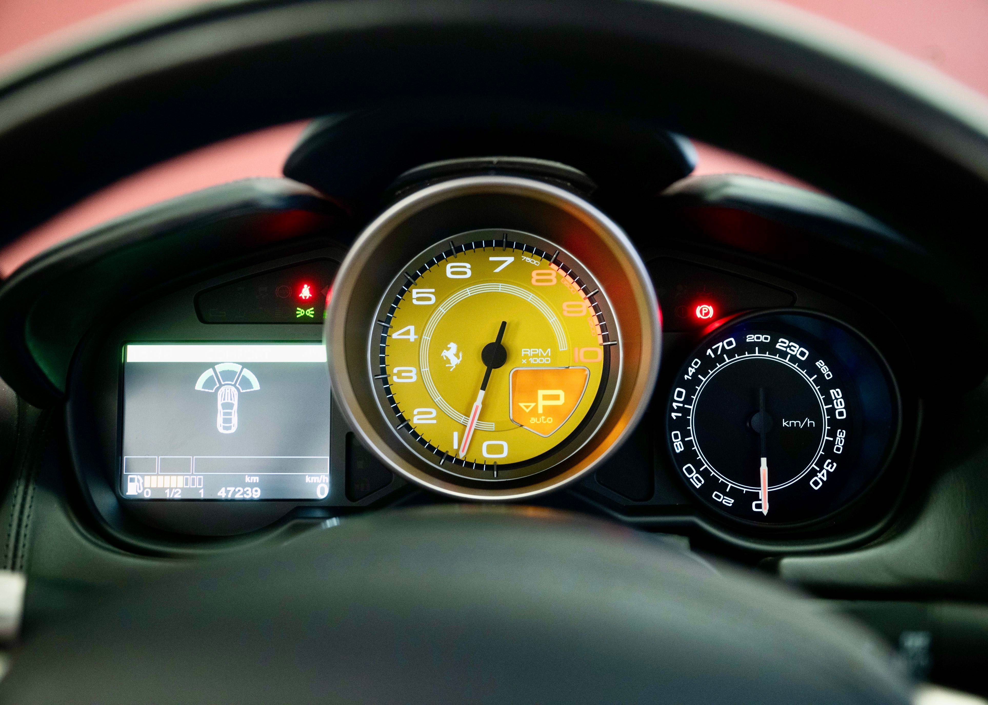 Image FERRARI CALIFORNIA California 4.3 V8 (2nd hand, Swiss model, 100% original, full Ferrari service history)