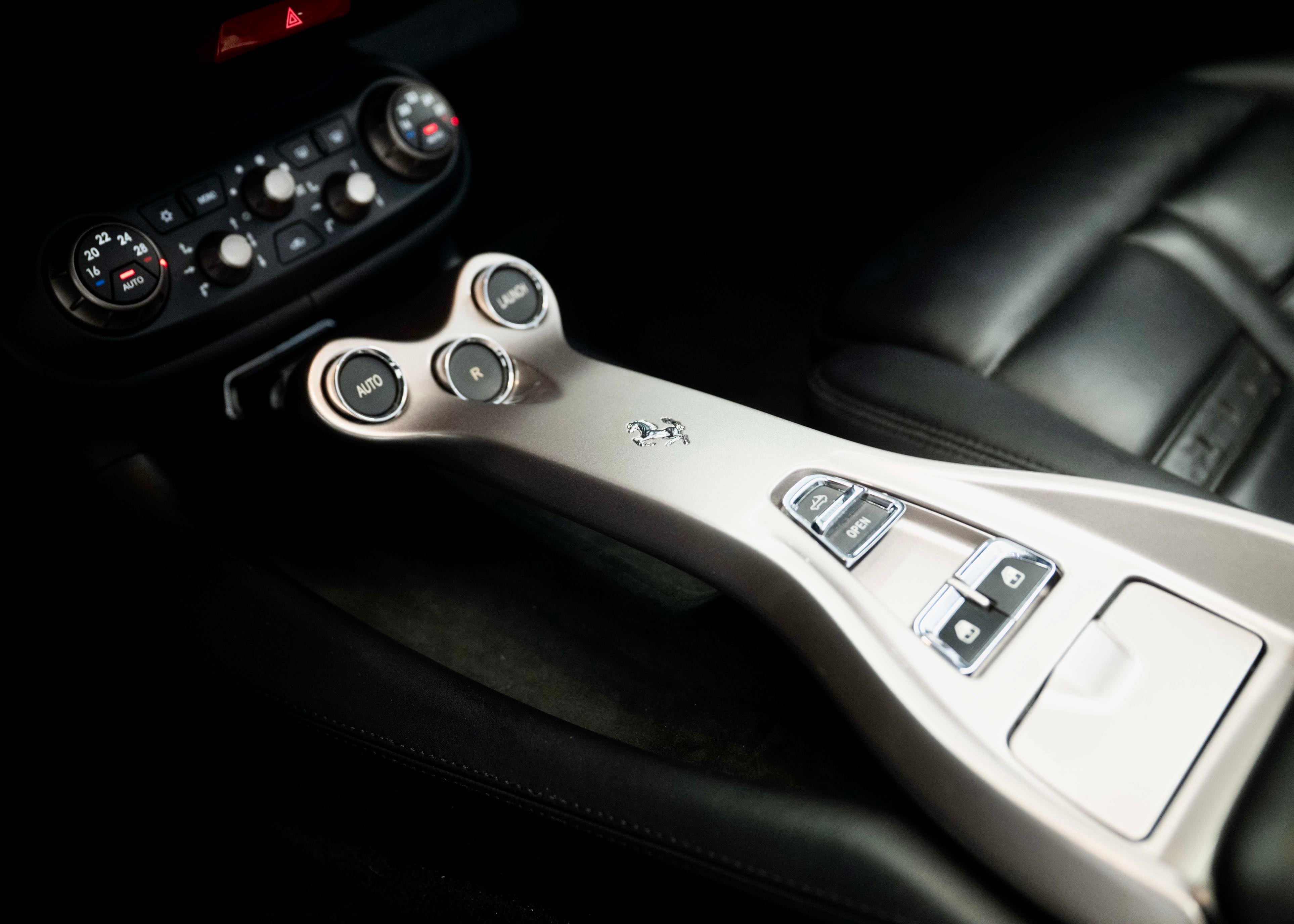 Image FERRARI CALIFORNIA California 4.3 V8 (2nd hand, Swiss model, 100% original, full Ferrari service history)