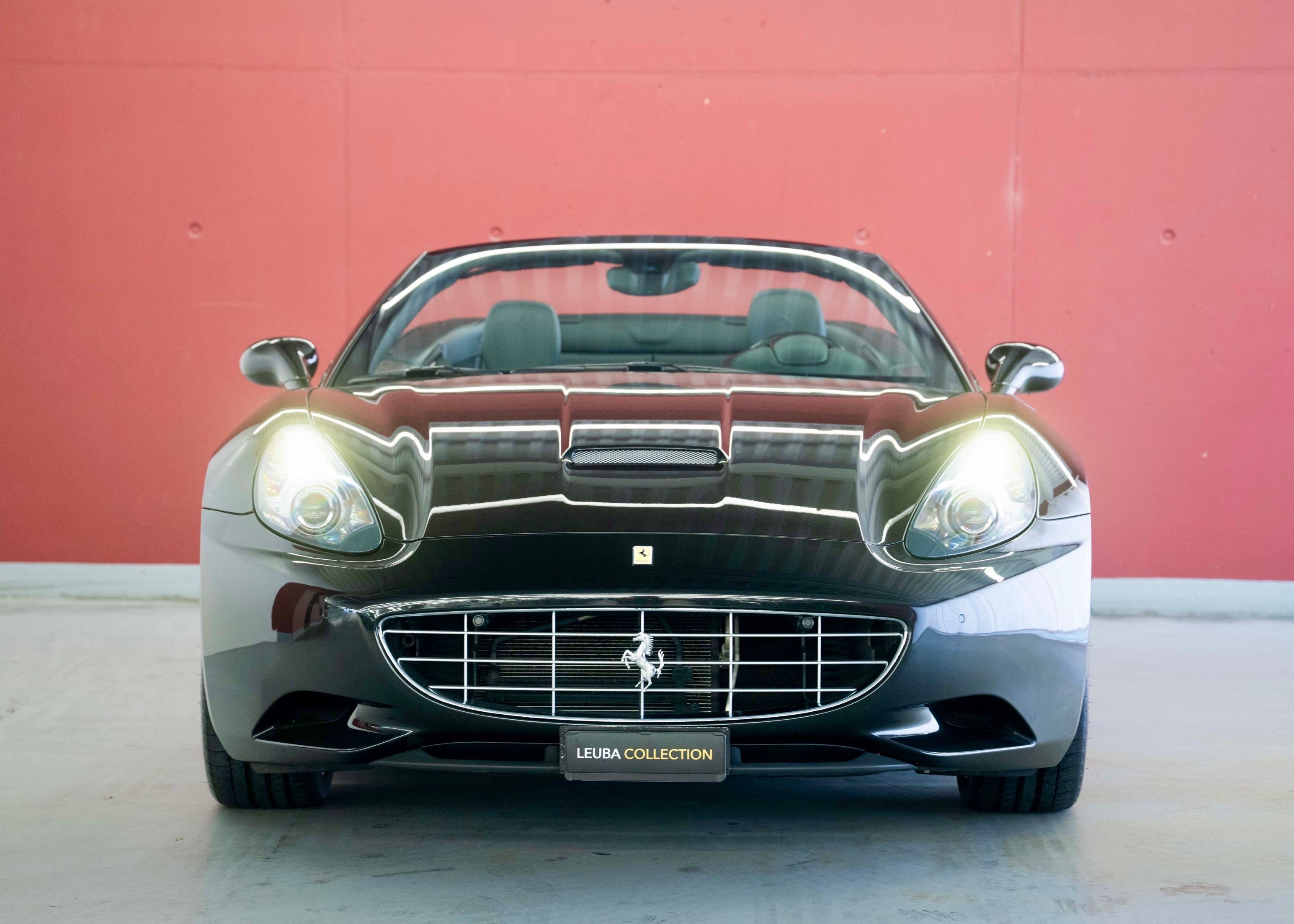 Image FERRARI CALIFORNIA California 4.3 V8 (2nd hand, Swiss model, 100% original, full Ferrari service history)
