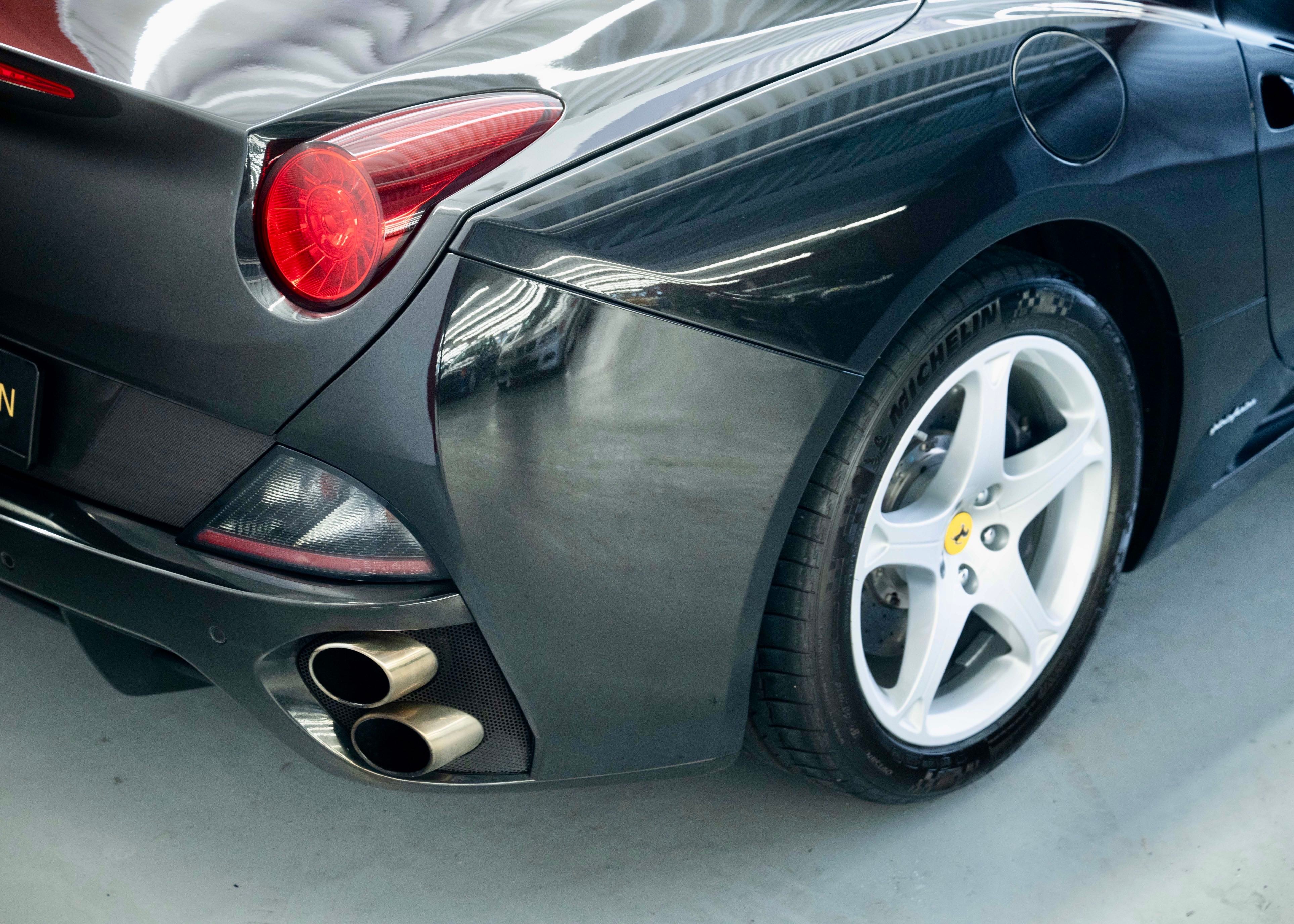 Image FERRARI CALIFORNIA California 4.3 V8 (2nd hand, Swiss model, 100% original, full Ferrari service history)