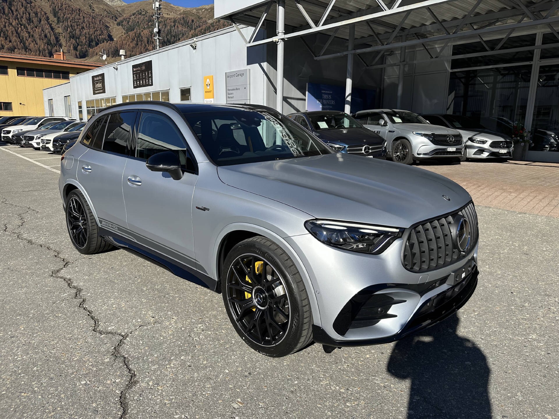 MERCEDES-BENZ GLC 63 AMG S E Performance Executive Edition-showroom-element-3