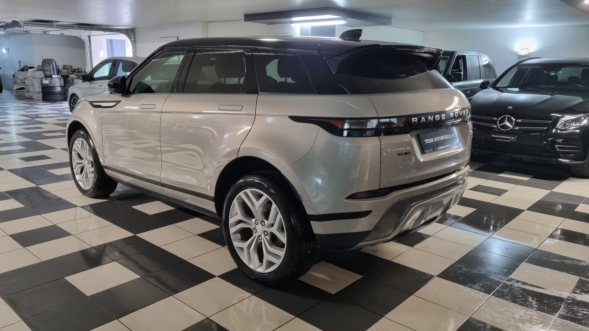 LAND ROVER Range Rover Evoque R-Dynamic D 240 AT9-showroom-element-2