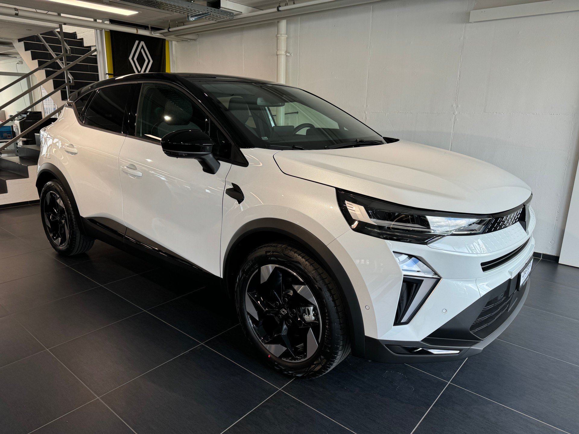 RENAULT CAPTUR E-TECH FULL HYBRID techno full hybrid E-Tech 145-showroom-element-2