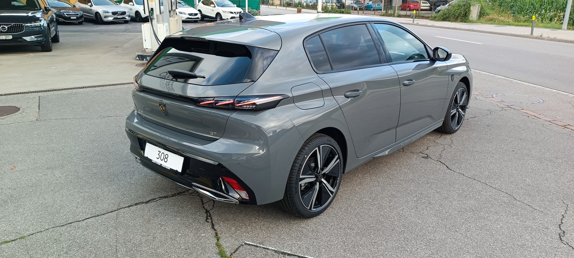 PEUGEOT 308 1.2 HEV 136 GT-image-6