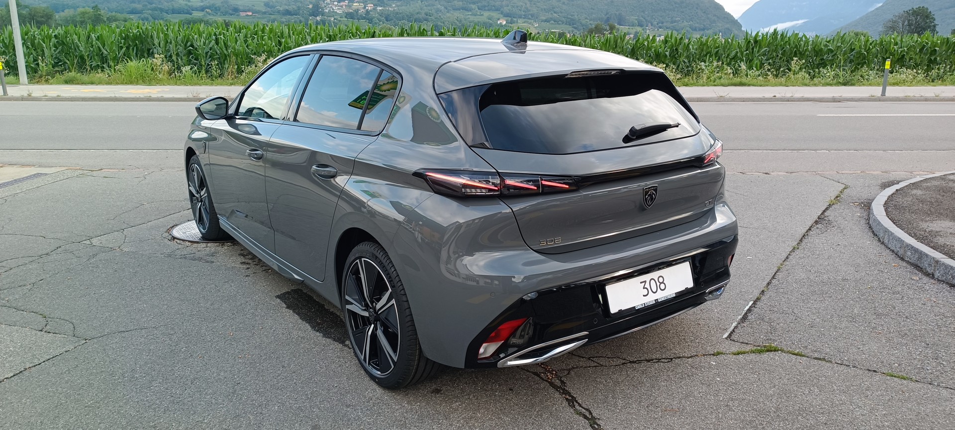 PEUGEOT 308 1.2 HEV 136 GT-image-8