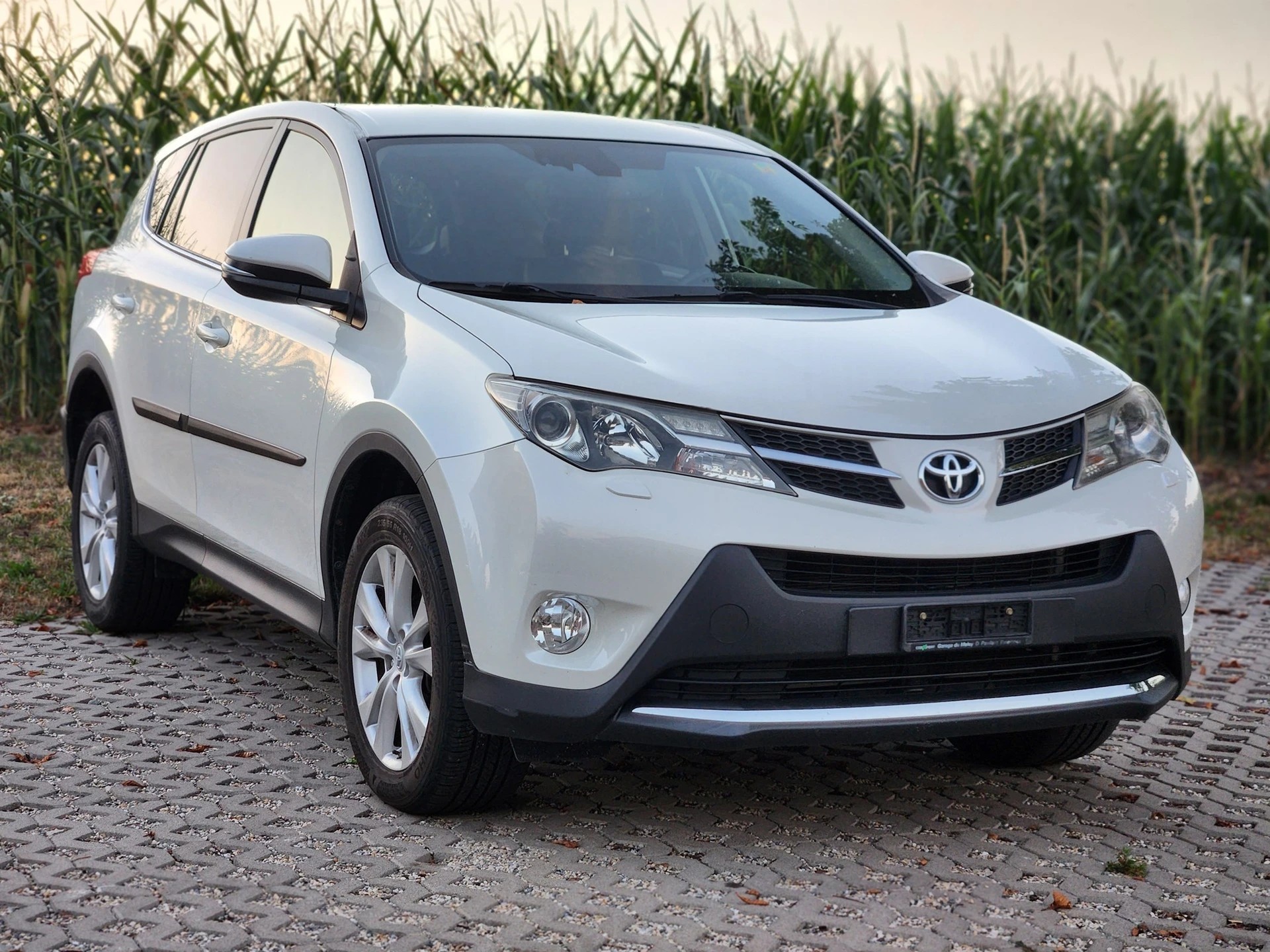 TOYOTA RAV-4 2.2D-CAT Sol Premium AT