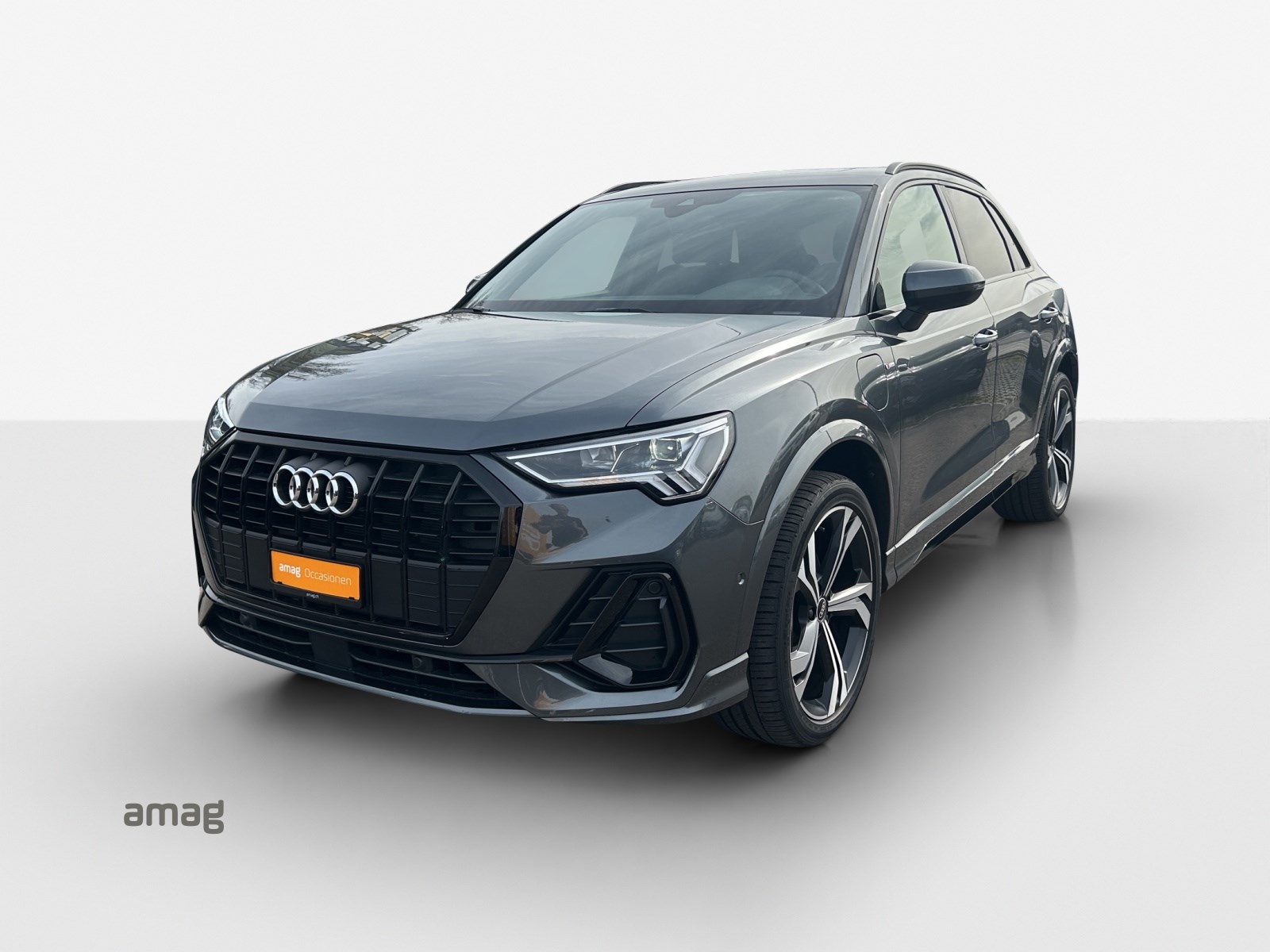 AUDI Q3 45 TFSI e S line Attraction S-tronic