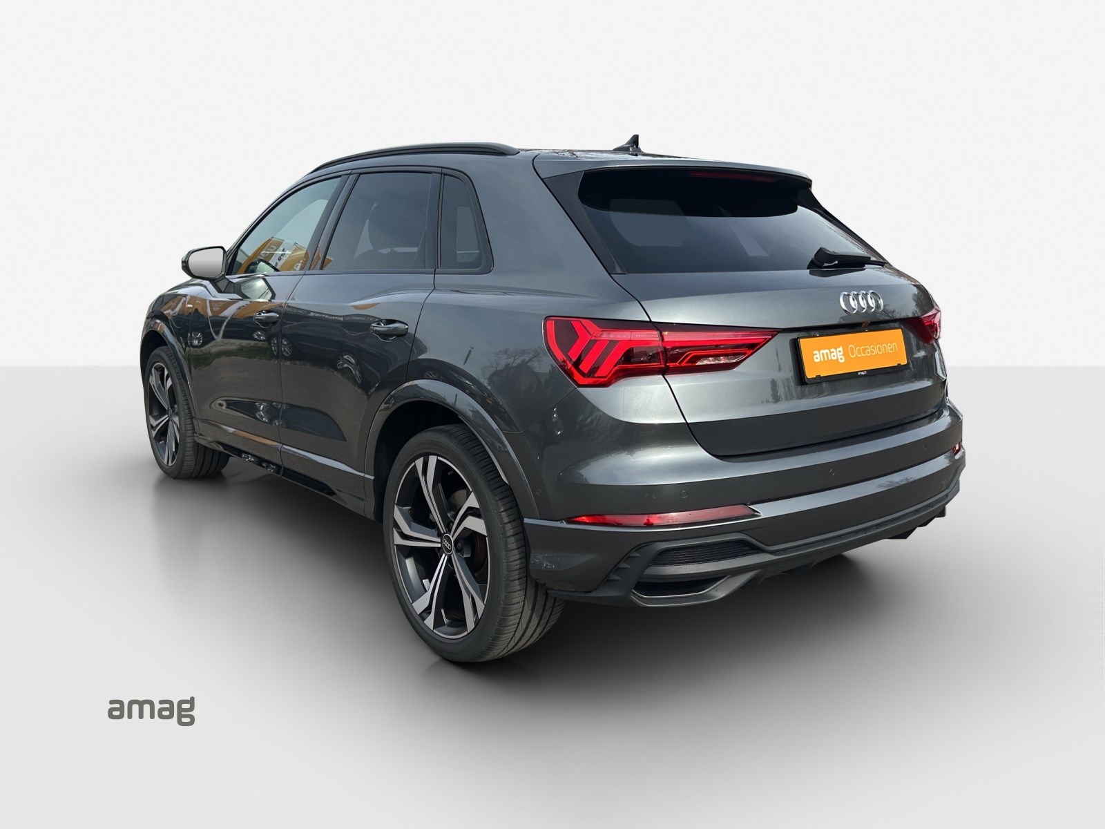 AUDI Q3 45 TFSI e S line Attraction S-tronic-showroom-element-2