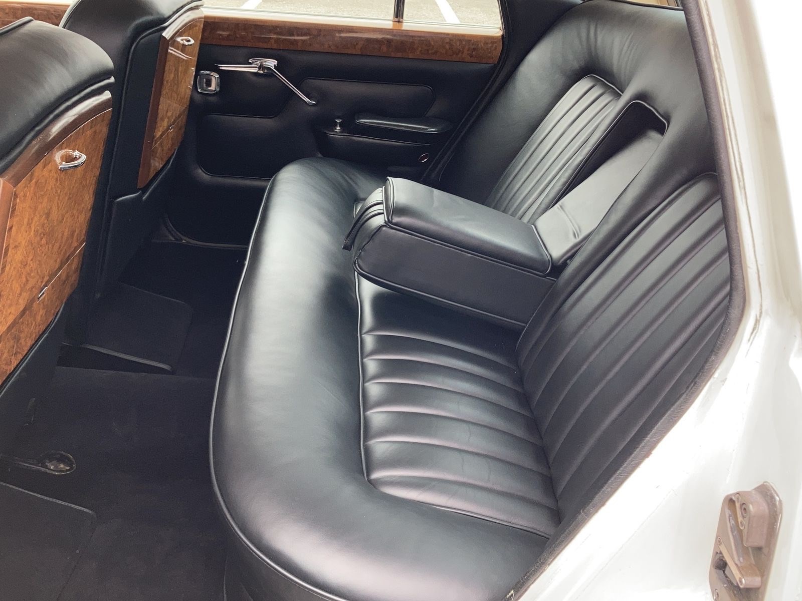 ROLLS-ROYCE Silver Shadow-image-7
