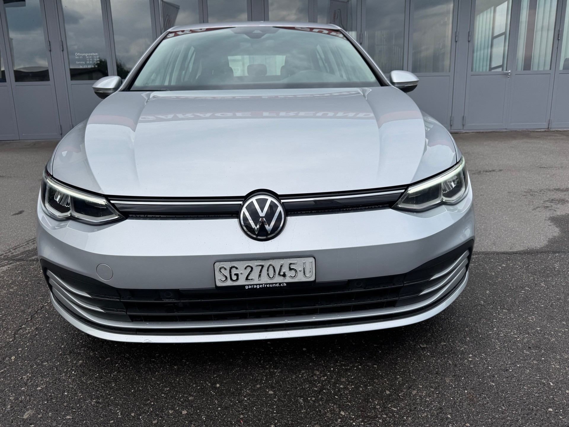 VW Golf 2.0 TDI Life-showroom-element-2