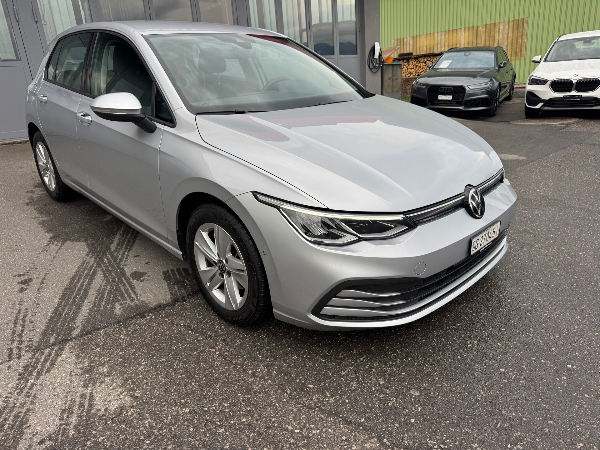 VW Golf 2.0 TDI Life-showroom-element-1