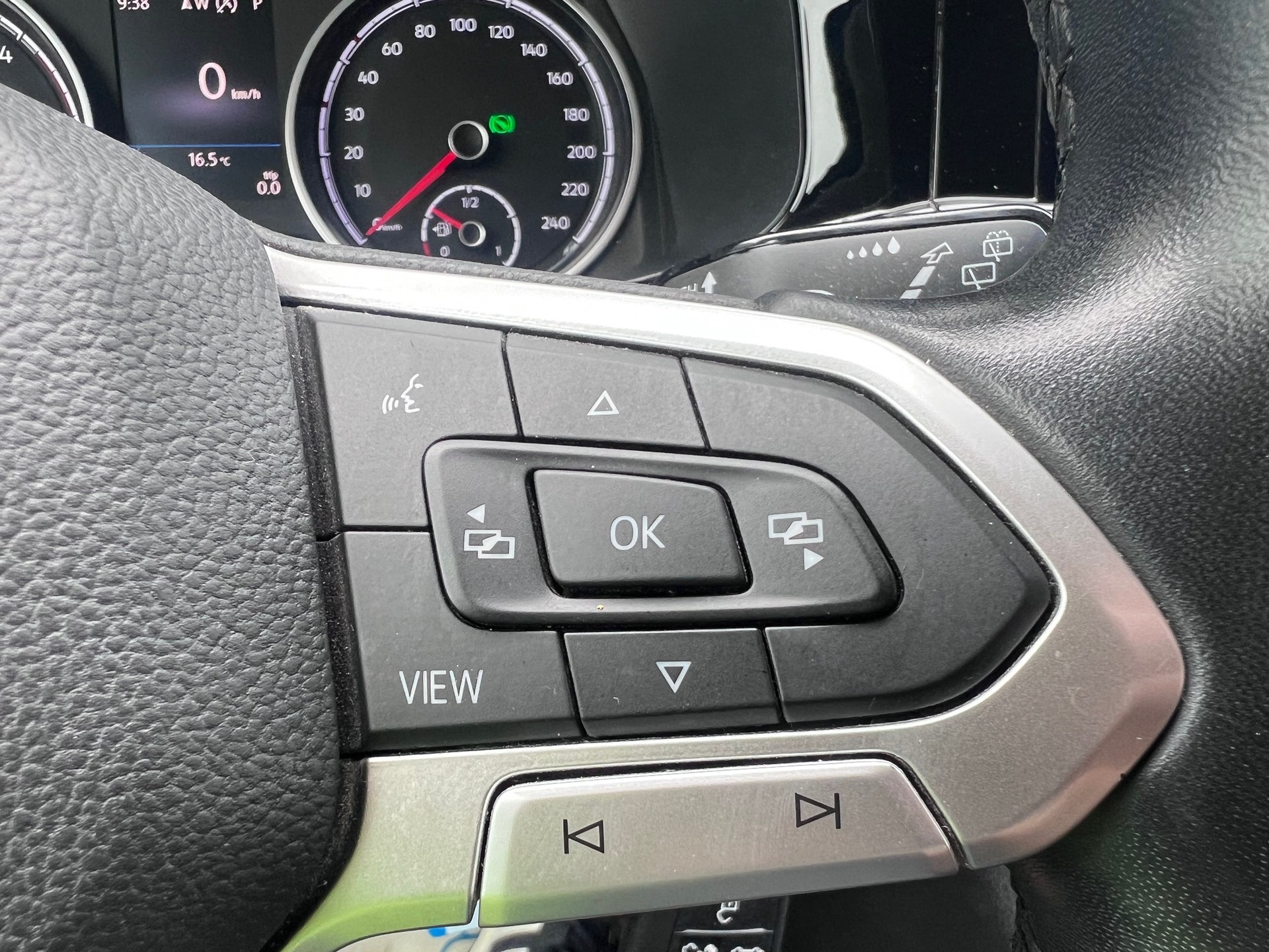 VW T6.1 Multivan 2.0 TDI Comfortline 4Motion DSG-image-10