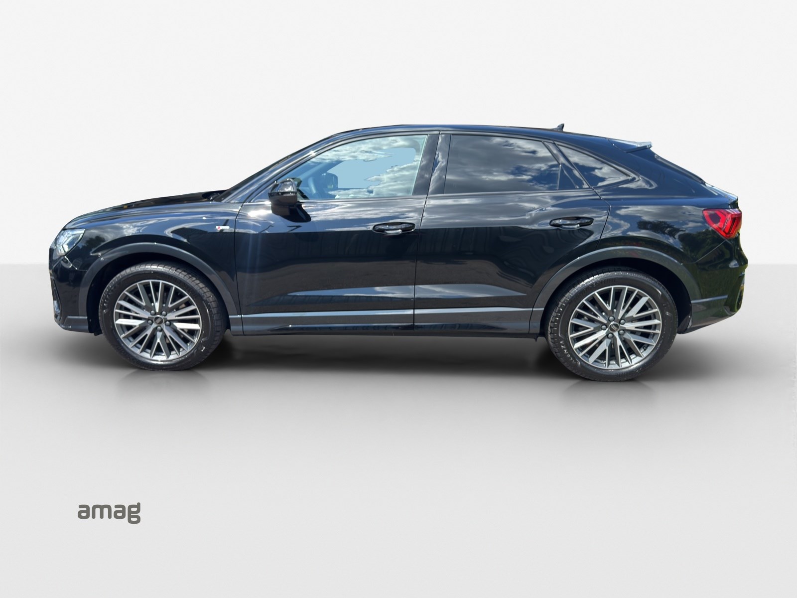 AUDI Q3 Sportback 40 TFSI S line quattro-showroom-element-1