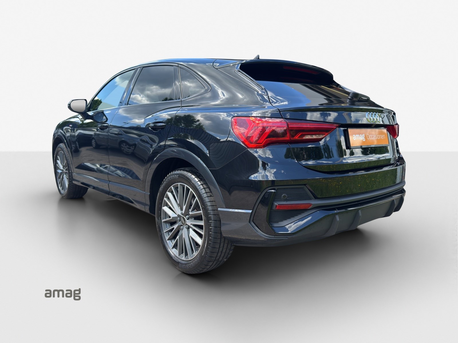 AUDI Q3 Sportback 40 TFSI S line quattro-showroom-element-2