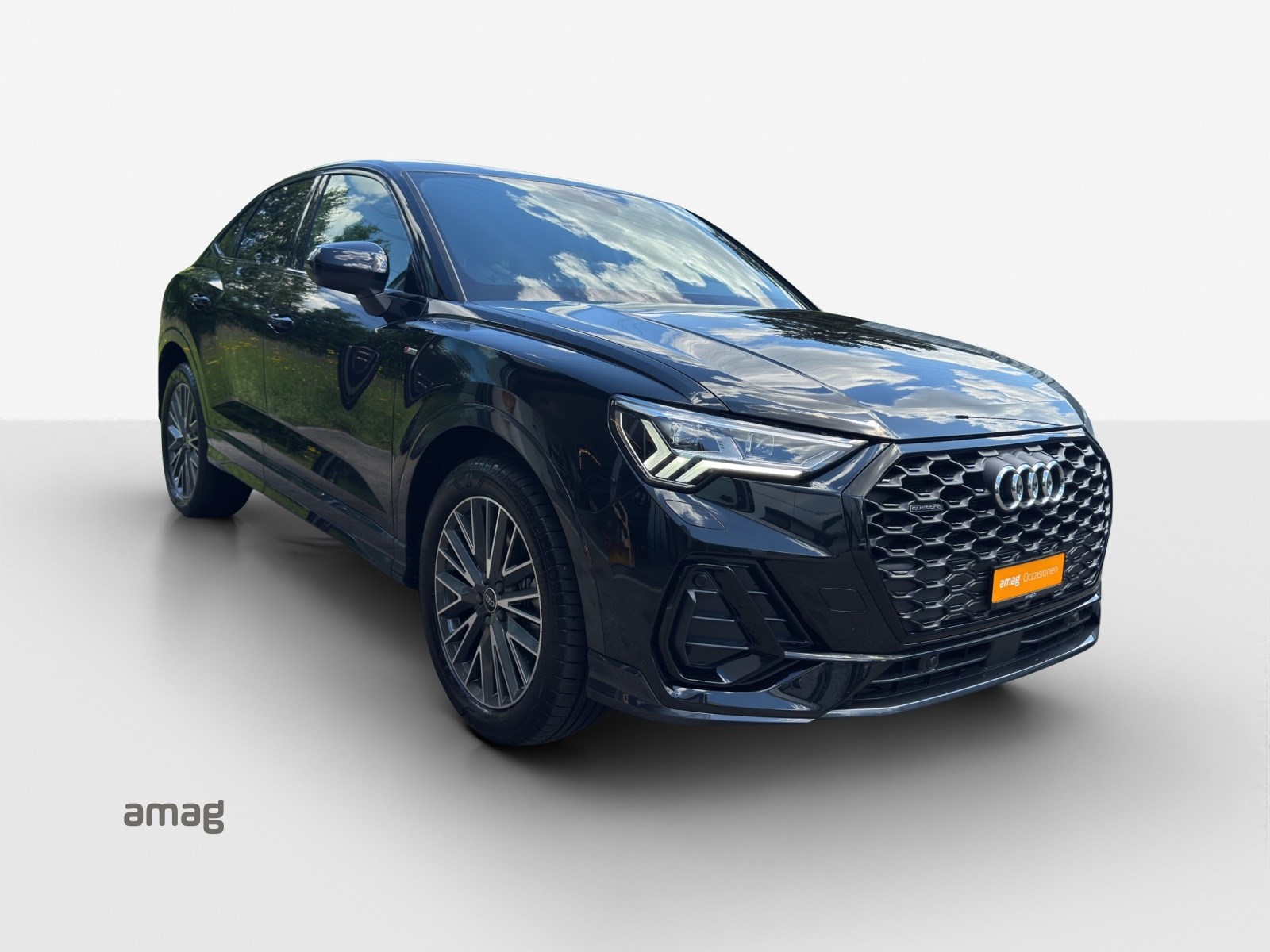 AUDI Q3 Sportback 40 TFSI S line quattro-image-5