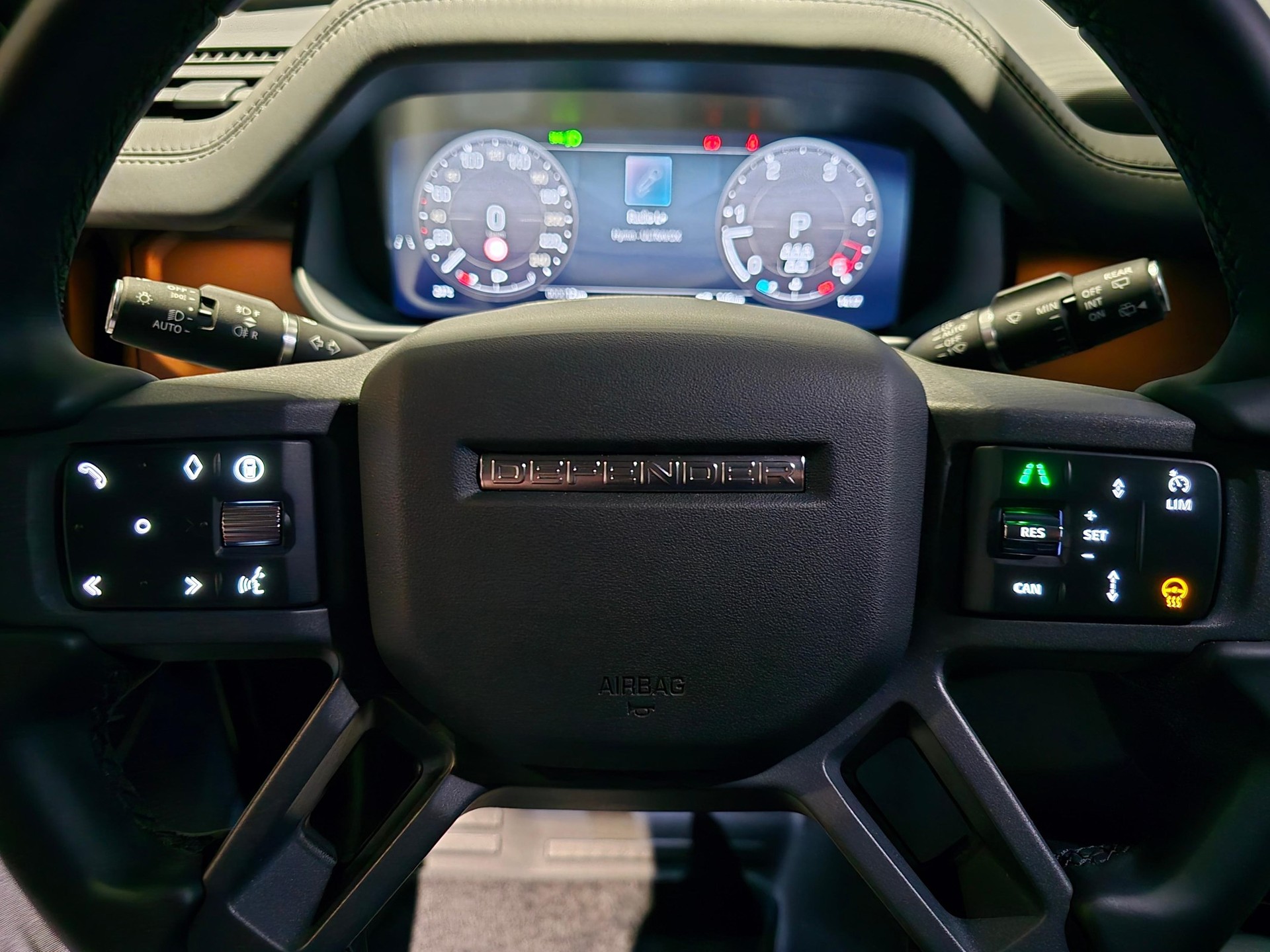 LAND ROVER Defender 110 3.0 D I6 300 X-Dynamic HSE-image-19