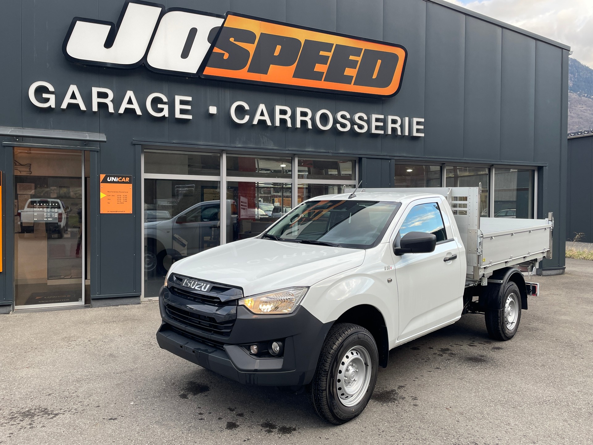ISUZU D-MAX 1.9 SpaceCab N60B 4x4-showroom-element-1