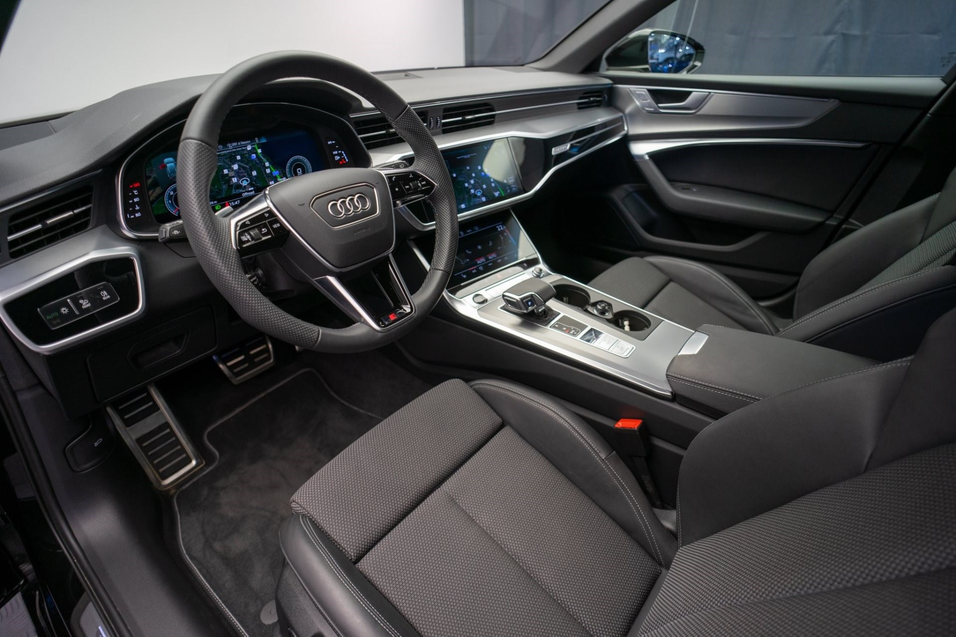 AUDI A6 Avant 40 TDI S Line quattro S-Tronic *CH-Fahrzeug* *AHK* *Standheizung* *Modell 24*-image-14