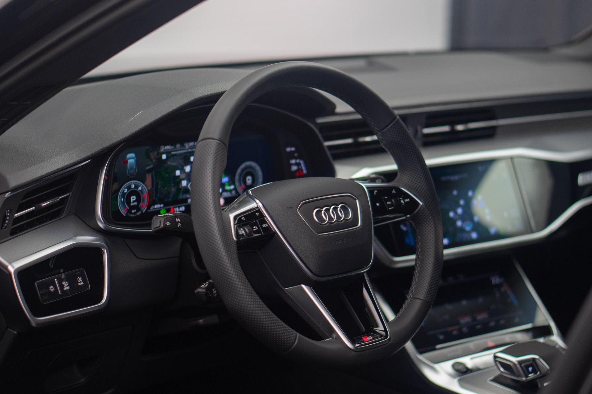 AUDI A6 Avant 40 TDI S Line quattro S-Tronic *CH-Fahrzeug* *AHK* *Standheizung* *Modell 24*-image-24