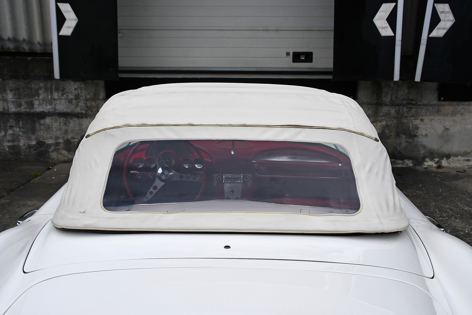 CHEVROLET Corvette C1-image-12