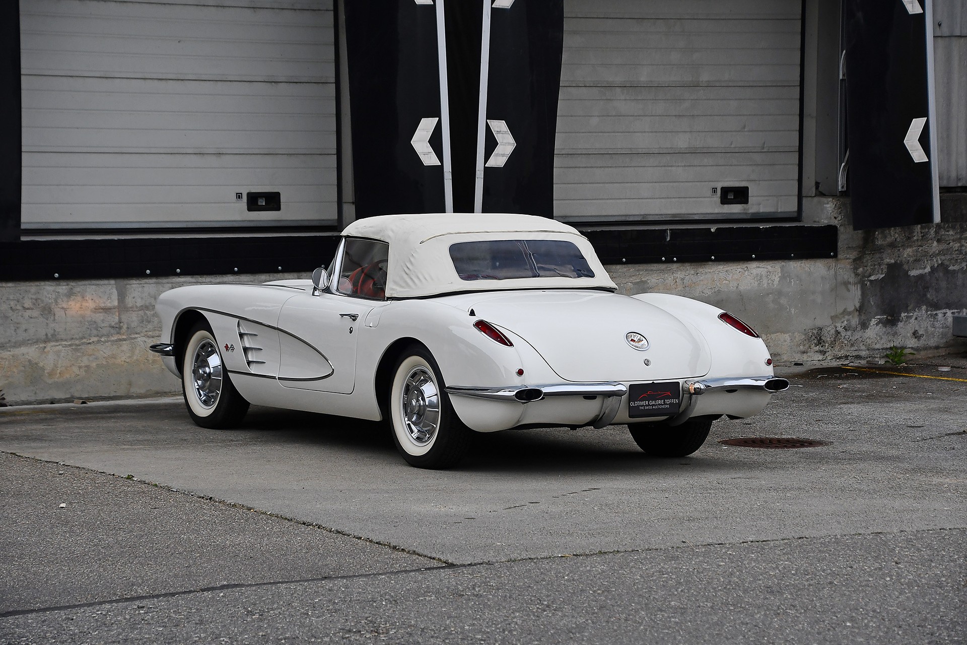 CHEVROLET Corvette C1-image-11