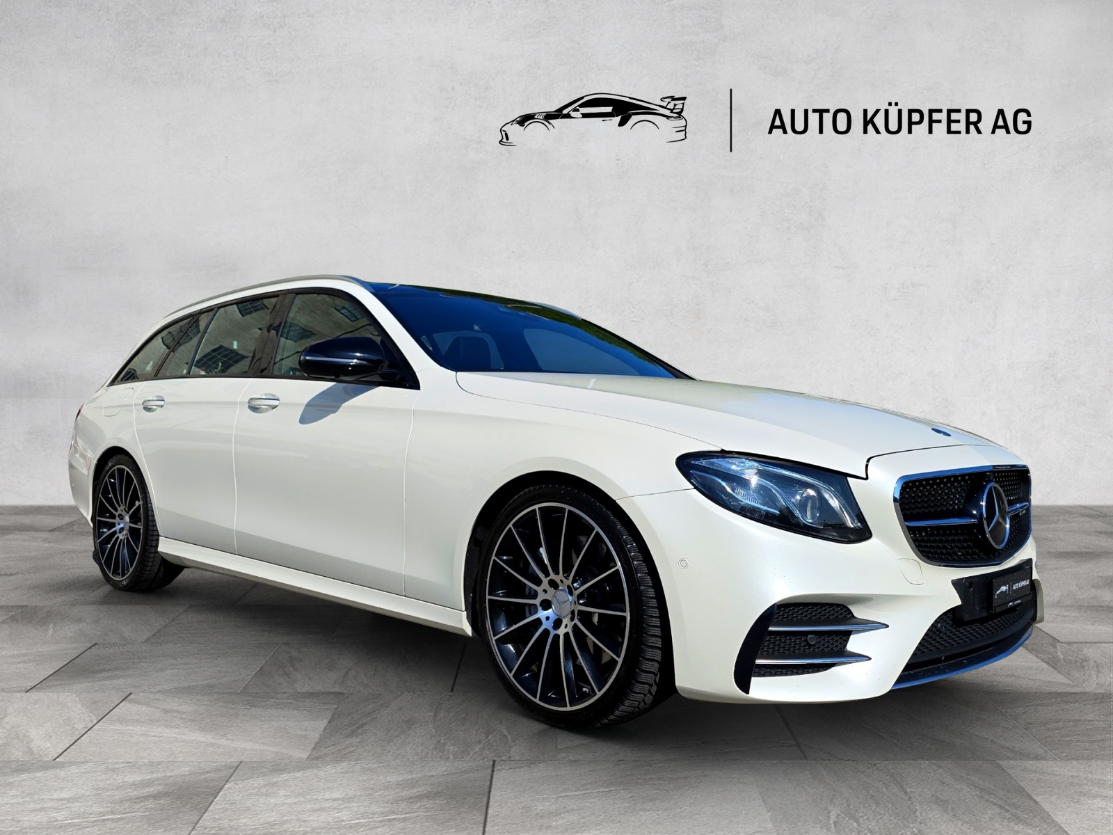 MERCEDES-BENZ E 43 AMG 4 Matic 9G-Tronic-showroom-element-1