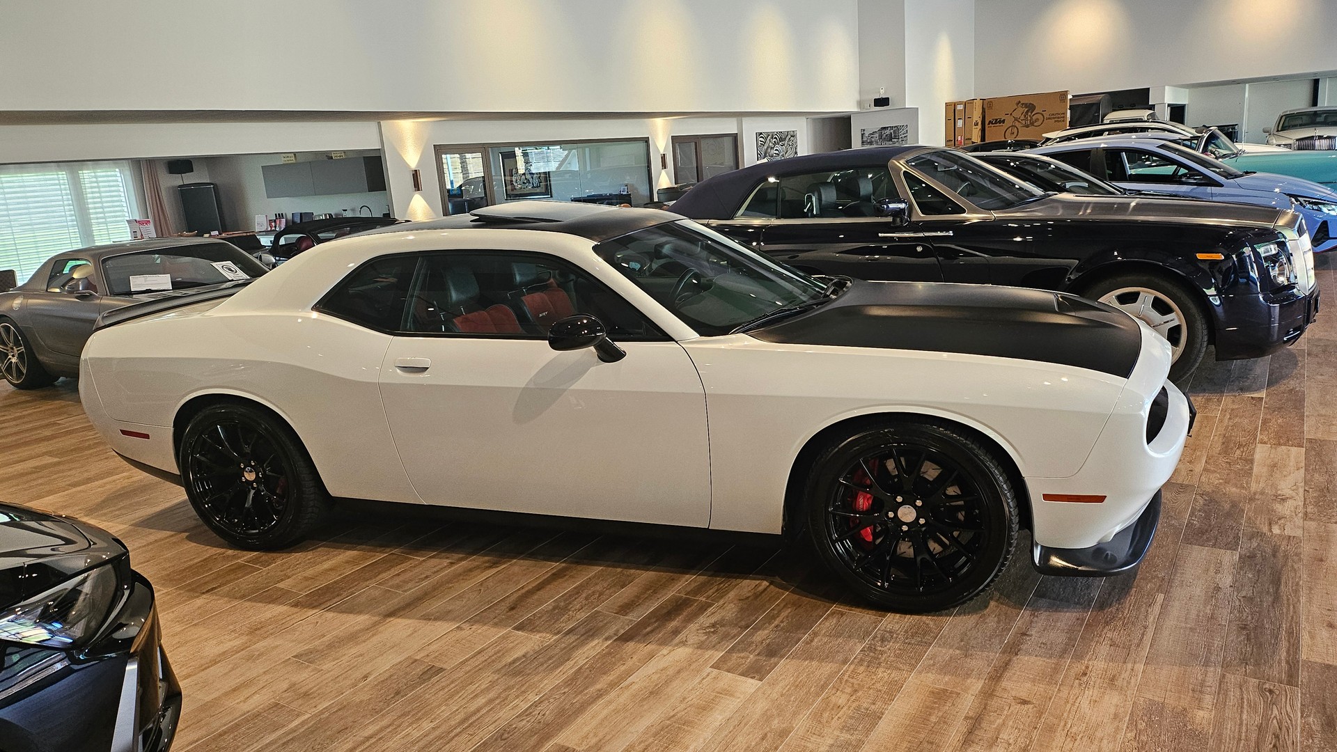 DODGE Challenger SRT 392 6.4 V8 Hemi-image-7