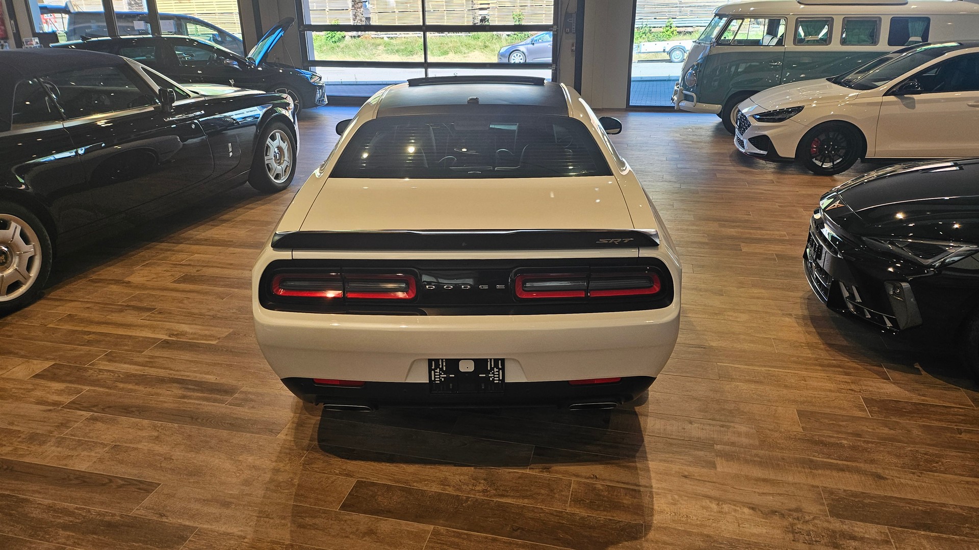 DODGE Challenger SRT 392 6.4 V8 Hemi-image-13