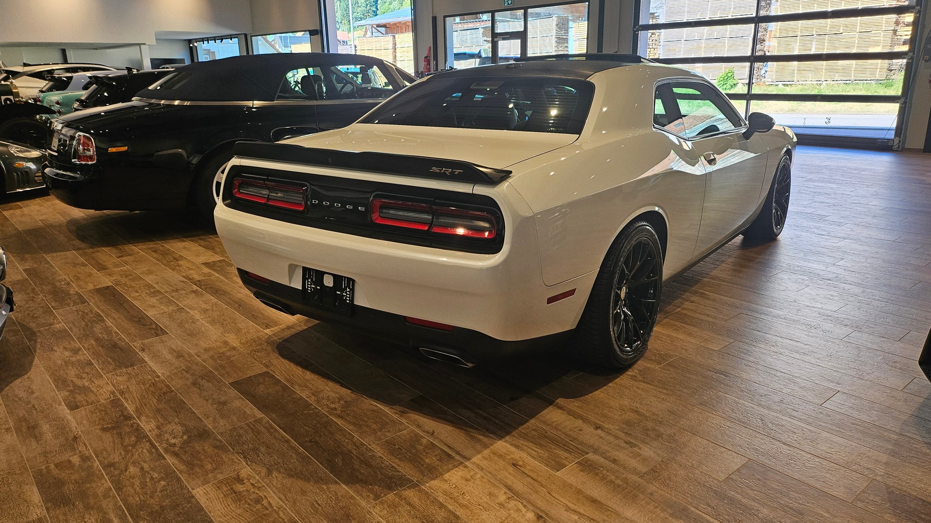 DODGE Challenger SRT 392 6.4 V8 Hemi-image-10