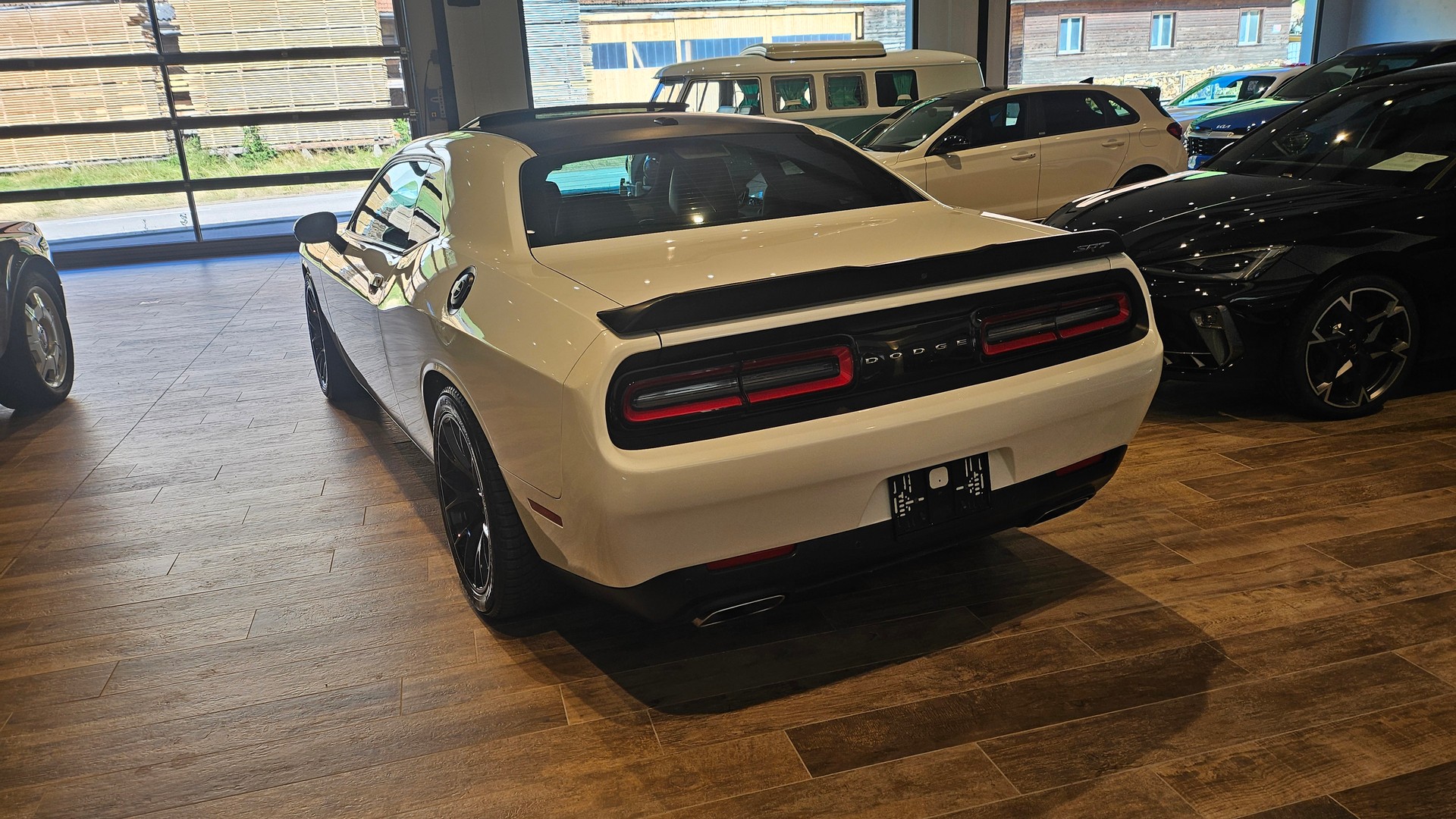 DODGE Challenger SRT 392 6.4 V8 Hemi-image-14
