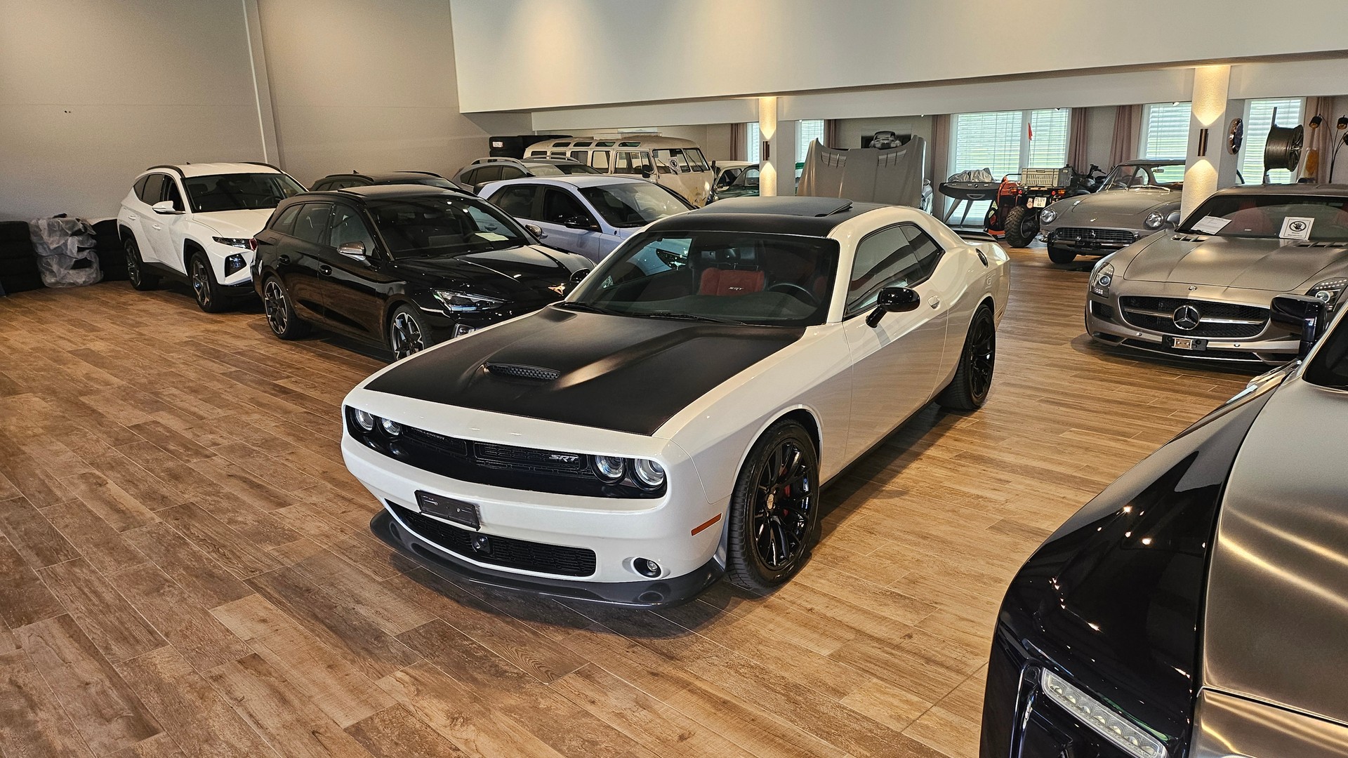 DODGE Challenger SRT 392 6.4 V8 Hemi-showroom-element-2
