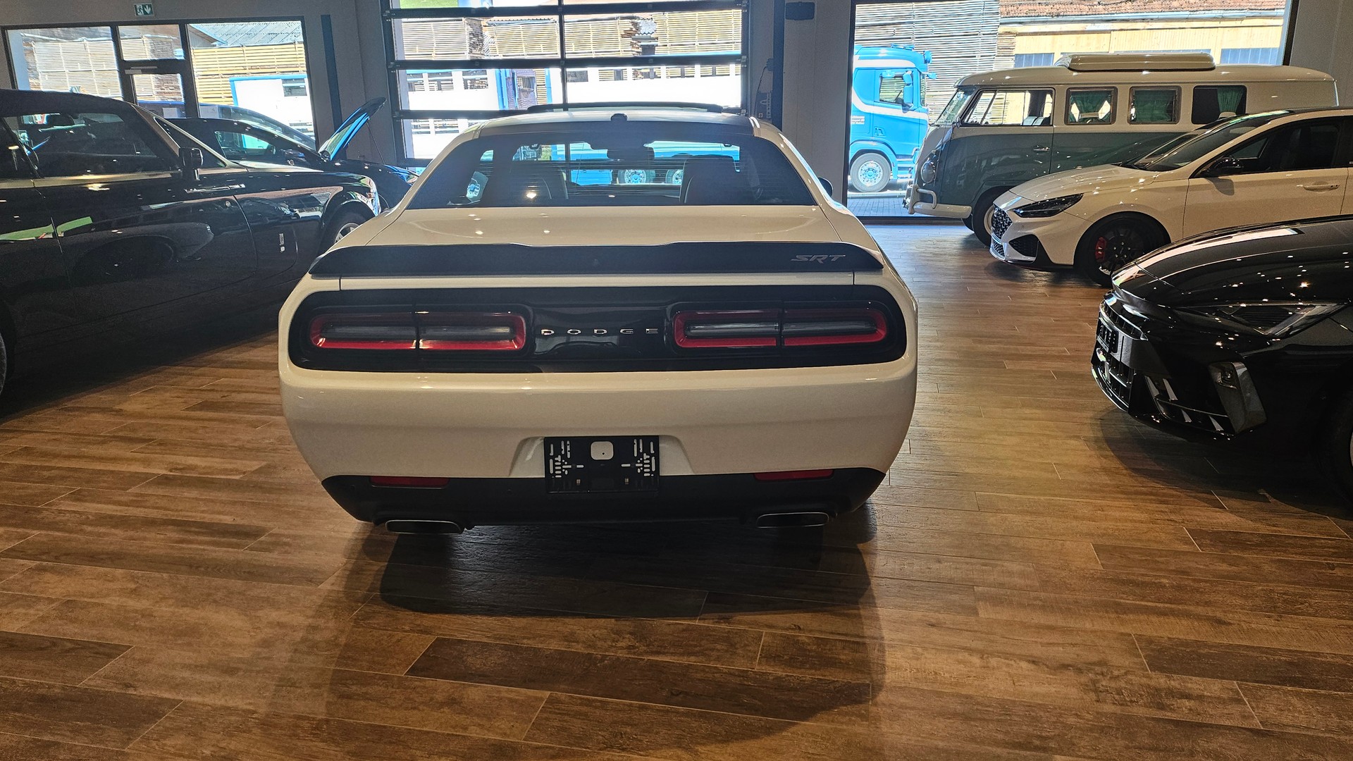 DODGE Challenger SRT 392 6.4 V8 Hemi-image-12