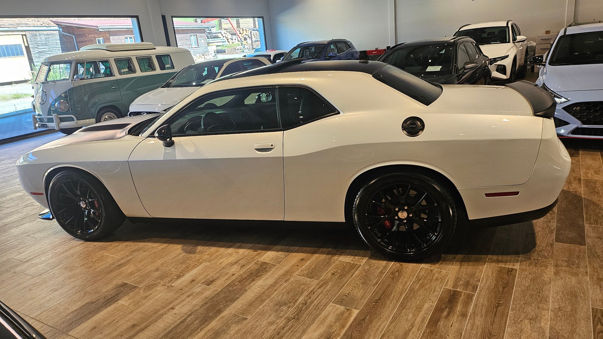 DODGE Challenger SRT 392 6.4 V8 Hemi-image-16