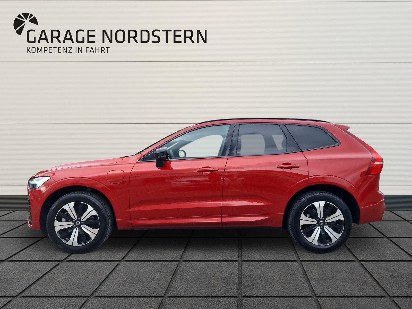 VOLVO XC60 2.0 T6 TE Plus Dark eAWD-showroom-element-1