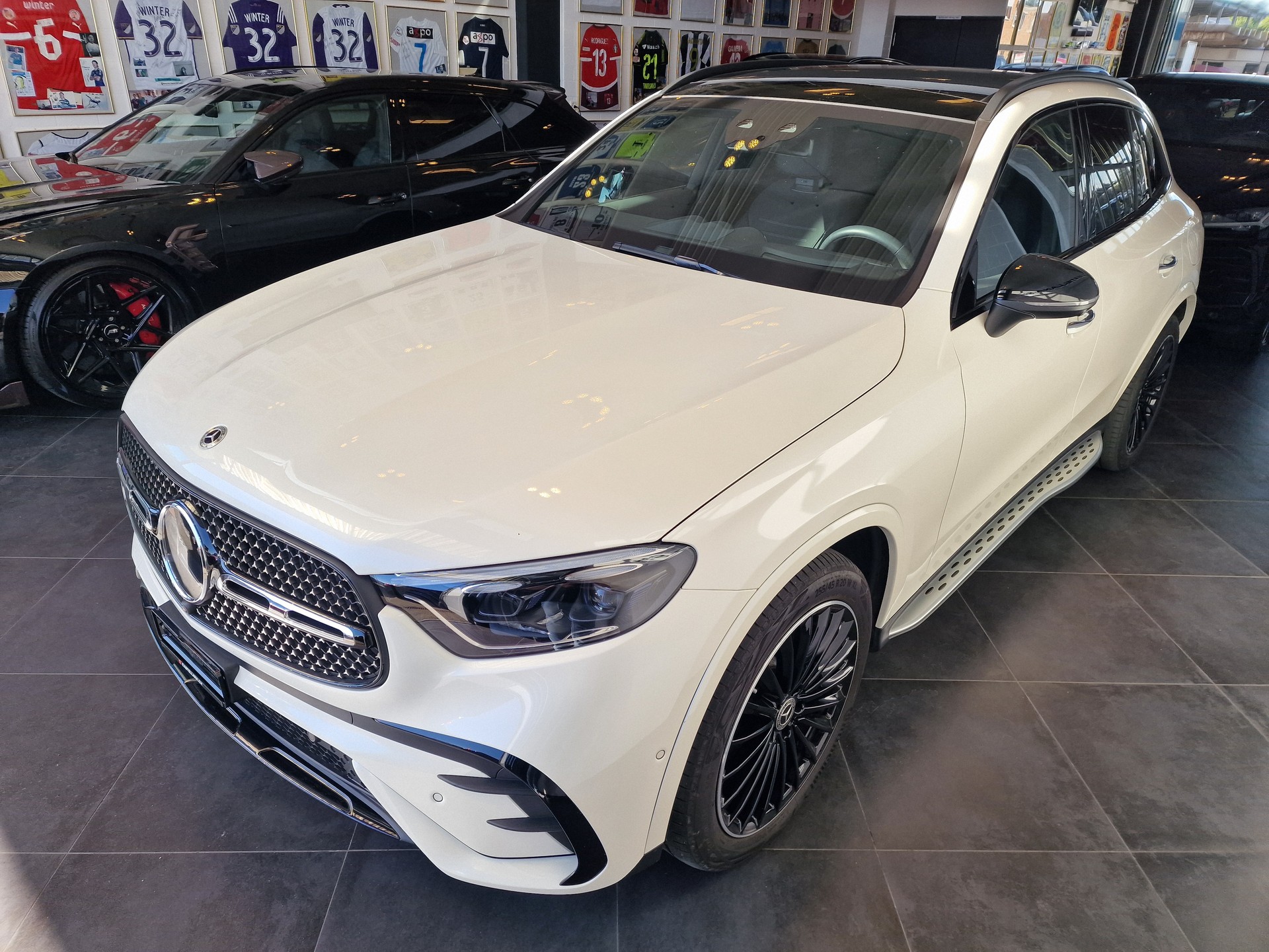 MERCEDES-BENZ GLC 400 e 4M 9G-Tronic-showroom-element-2