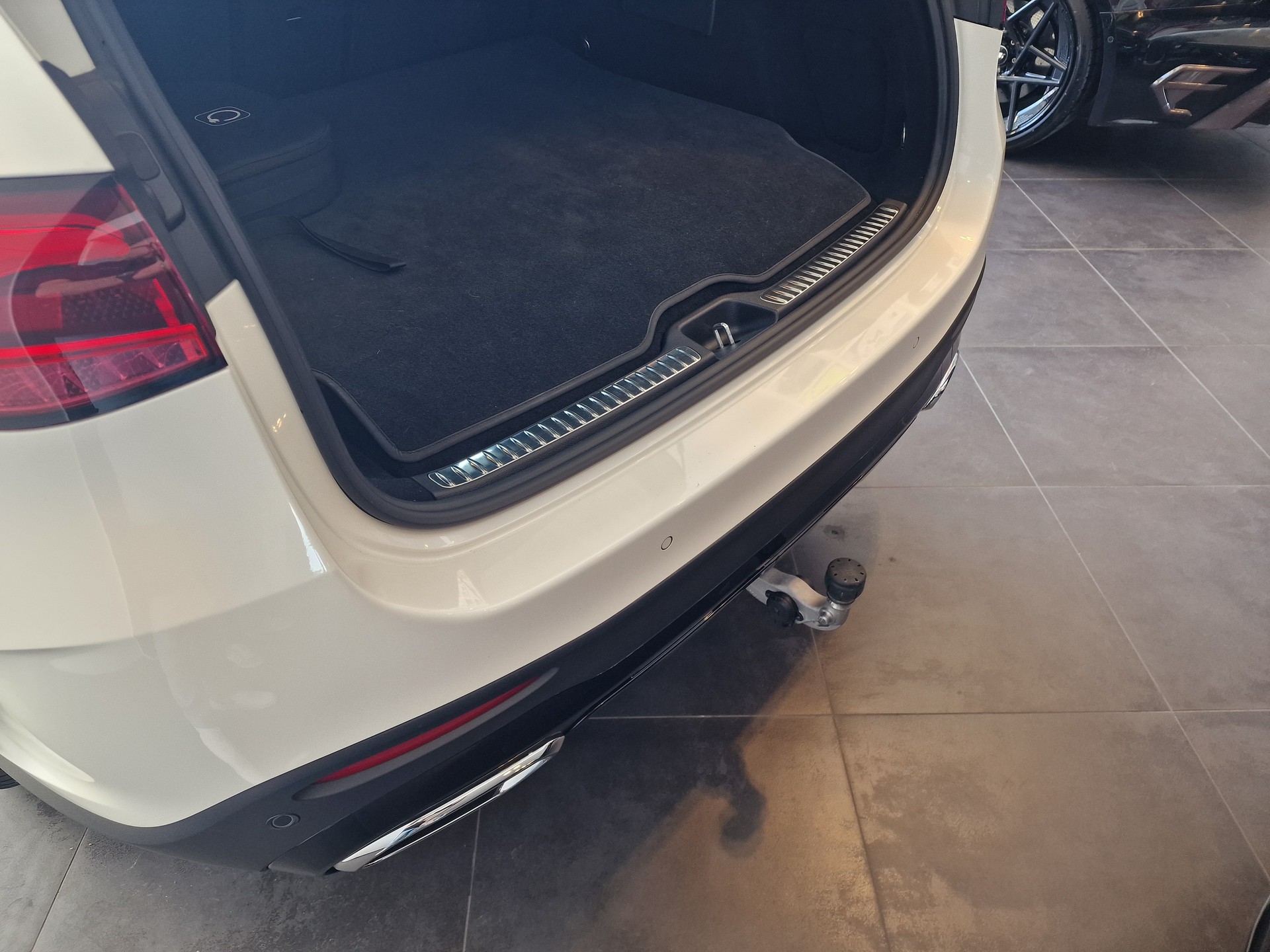 MERCEDES-BENZ GLC 400 e 4M 9G-Tronic-image-6