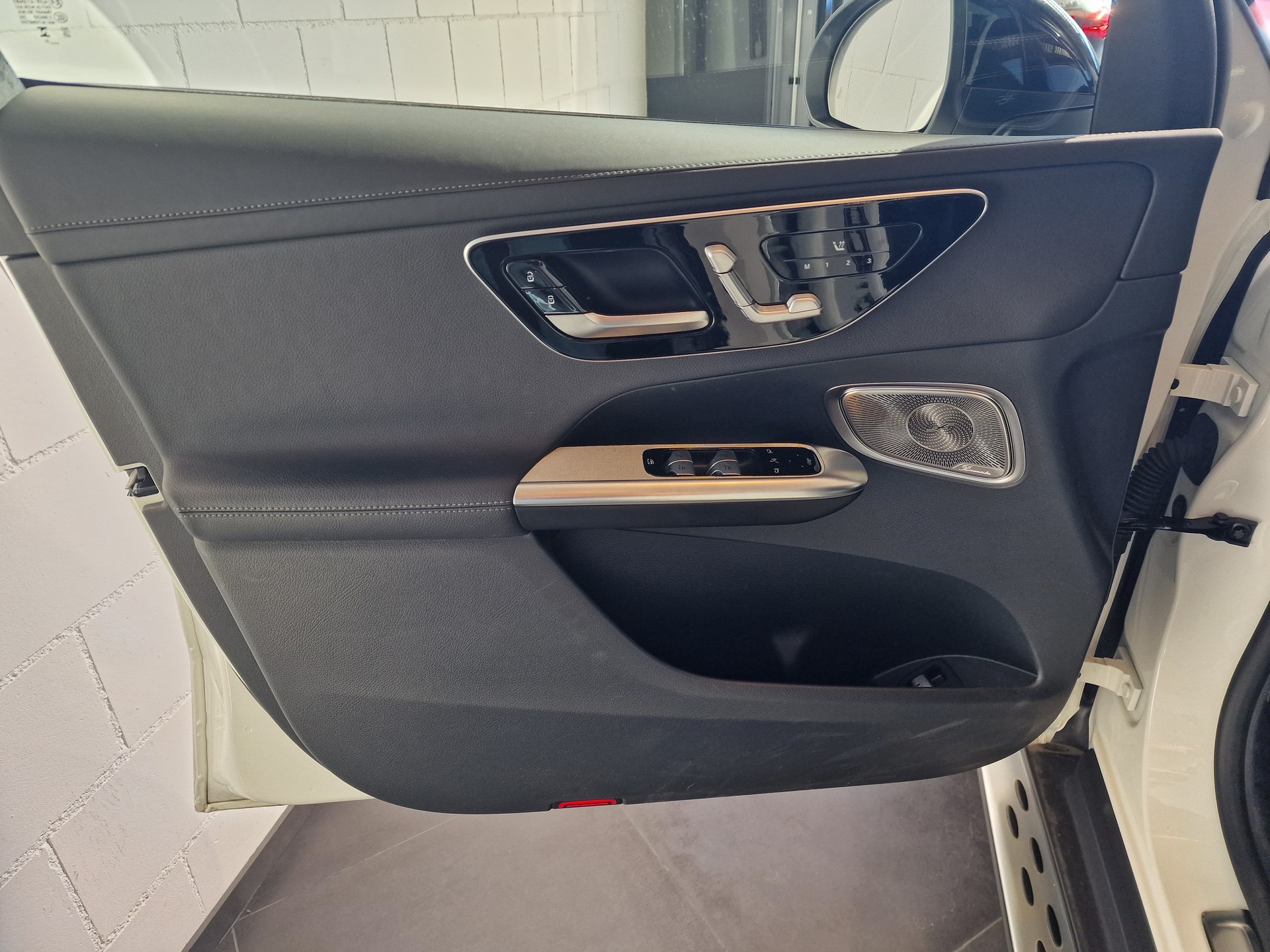 MERCEDES-BENZ GLC 400 e 4M 9G-Tronic-image-11
