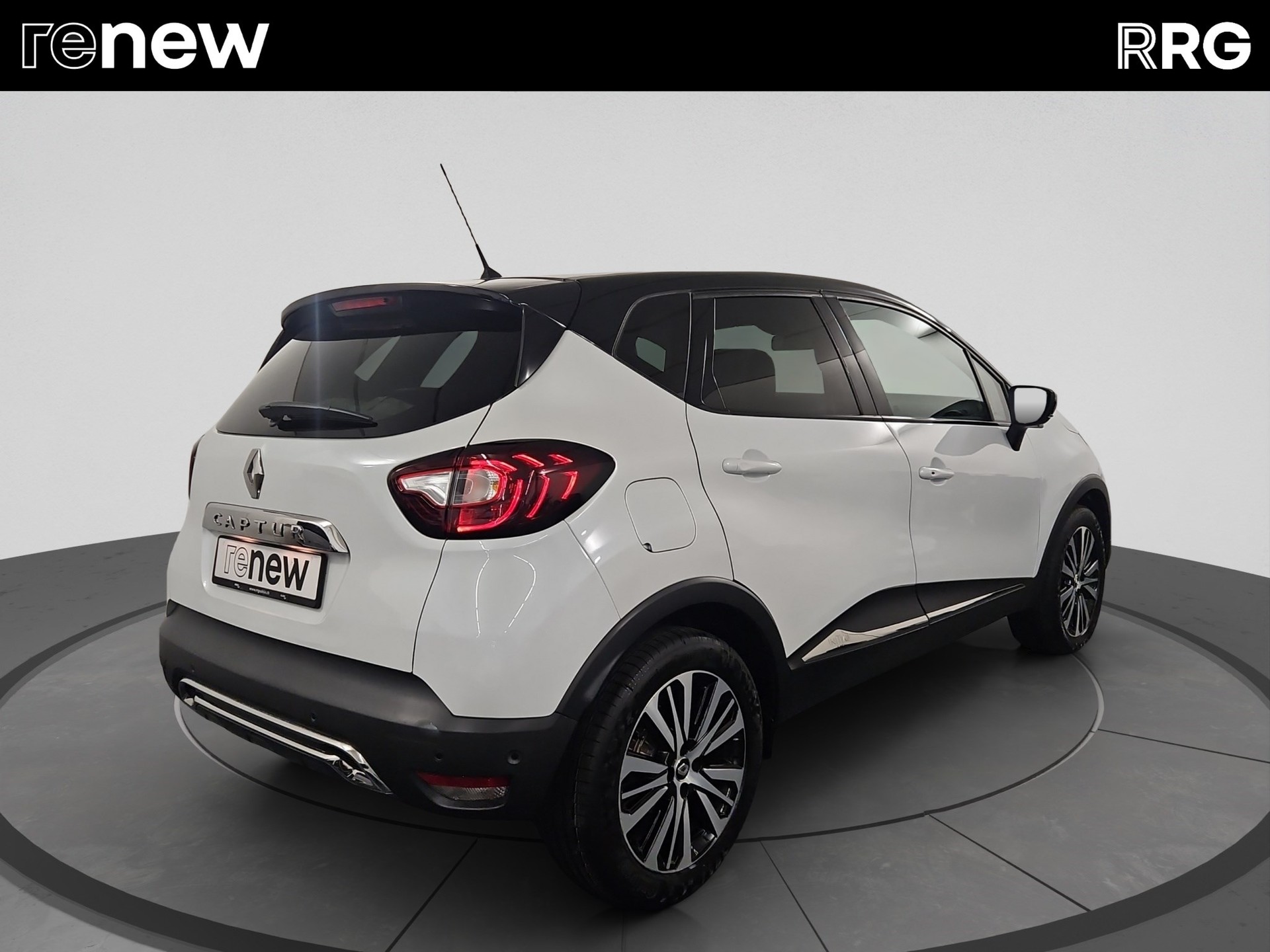 RENAULT Captur 1.2 T 16V Initiale Paris EDC-showroom-element-2