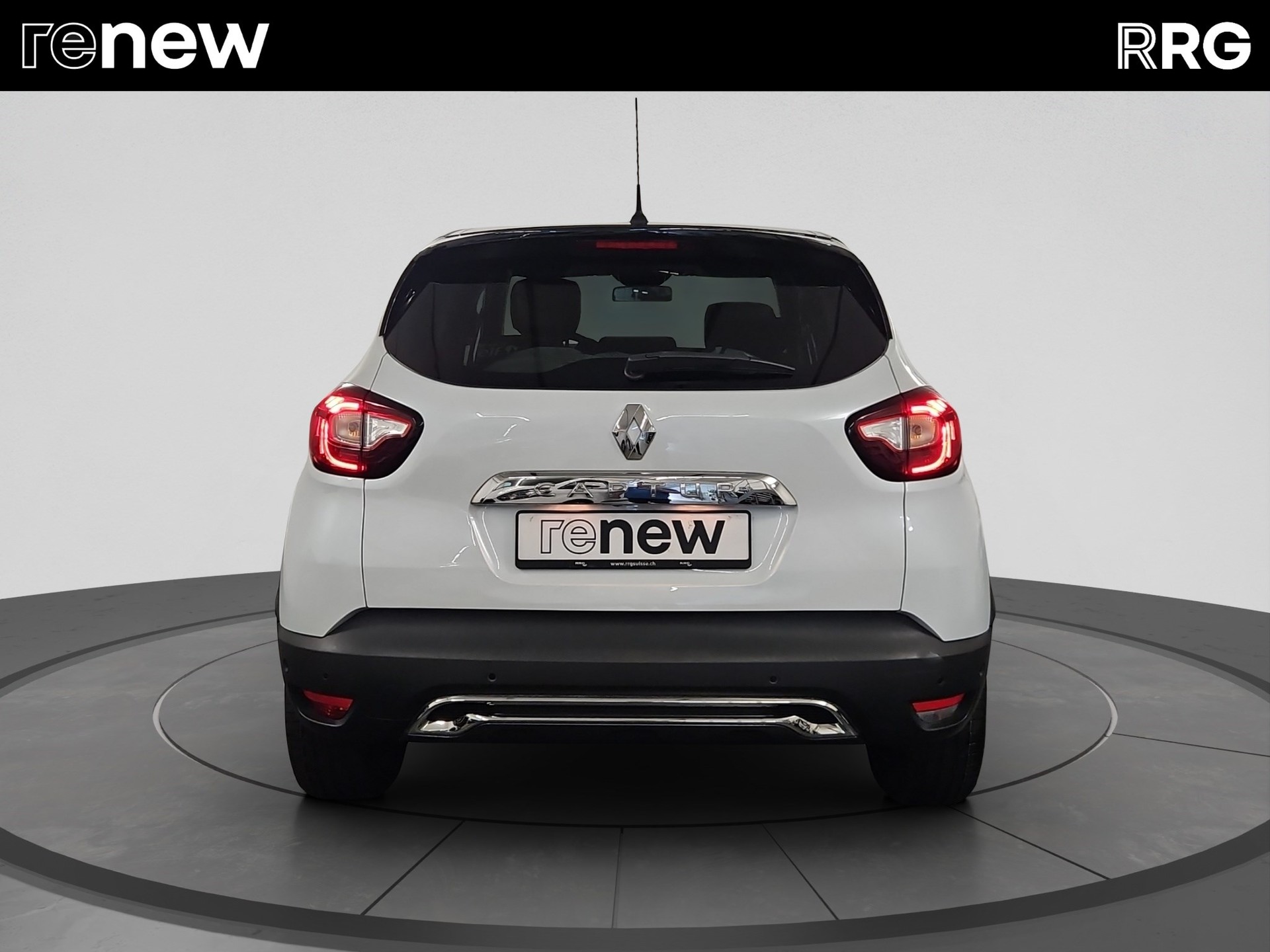 RENAULT Captur 1.2 T 16V Initiale Paris EDC-showroom-element-3