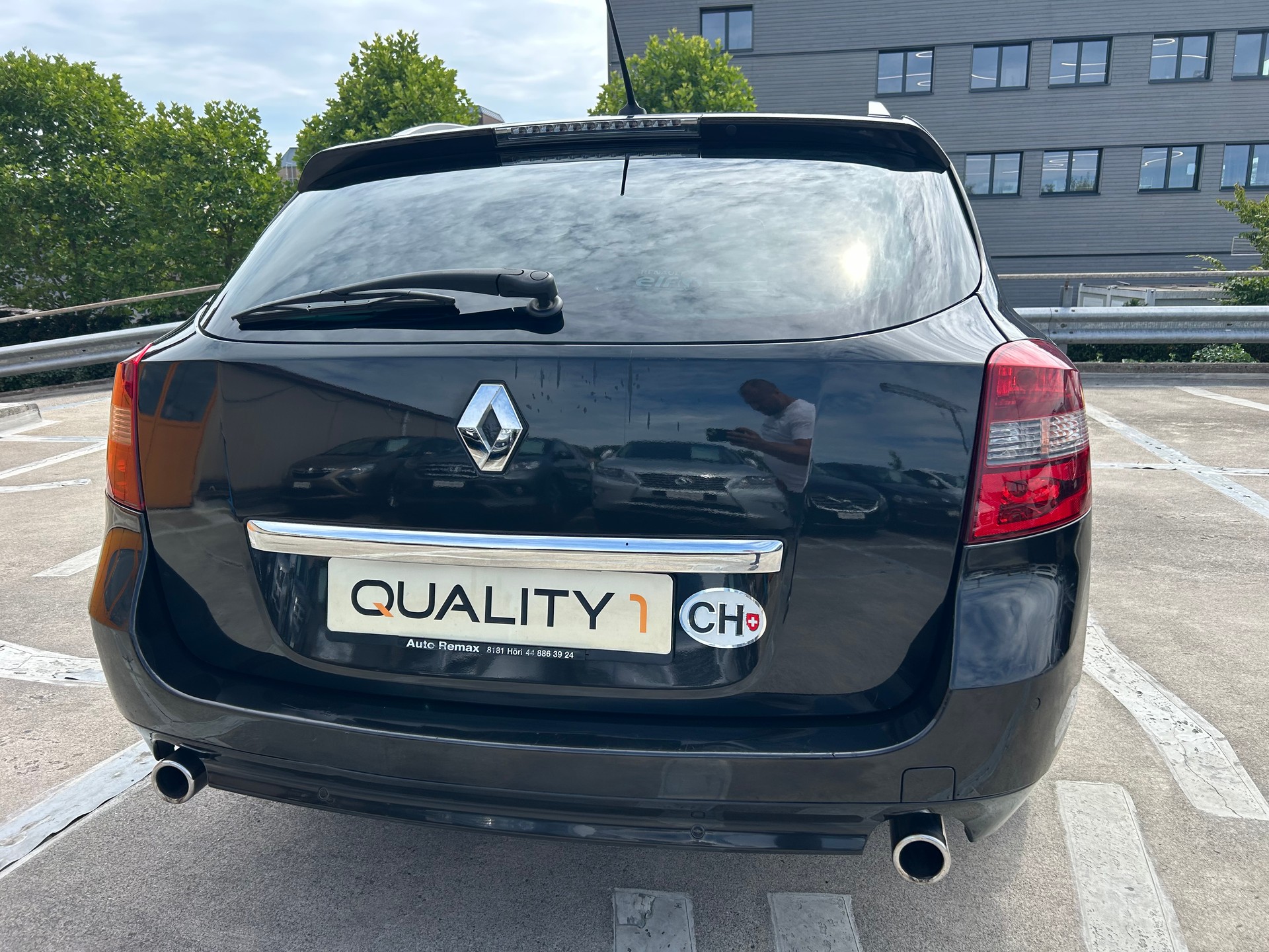 RENAULT Laguna Grandtour 2.0 dCi GT-showroom-element-3