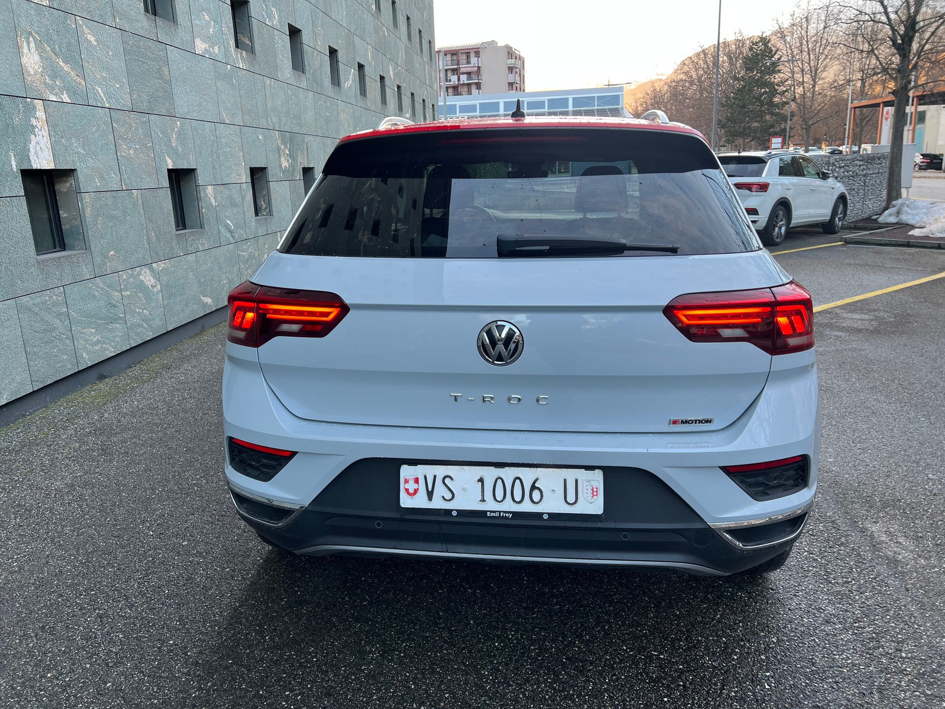 VW T-Roc 2.0 TSI Sport DSG 4Motion-image-2